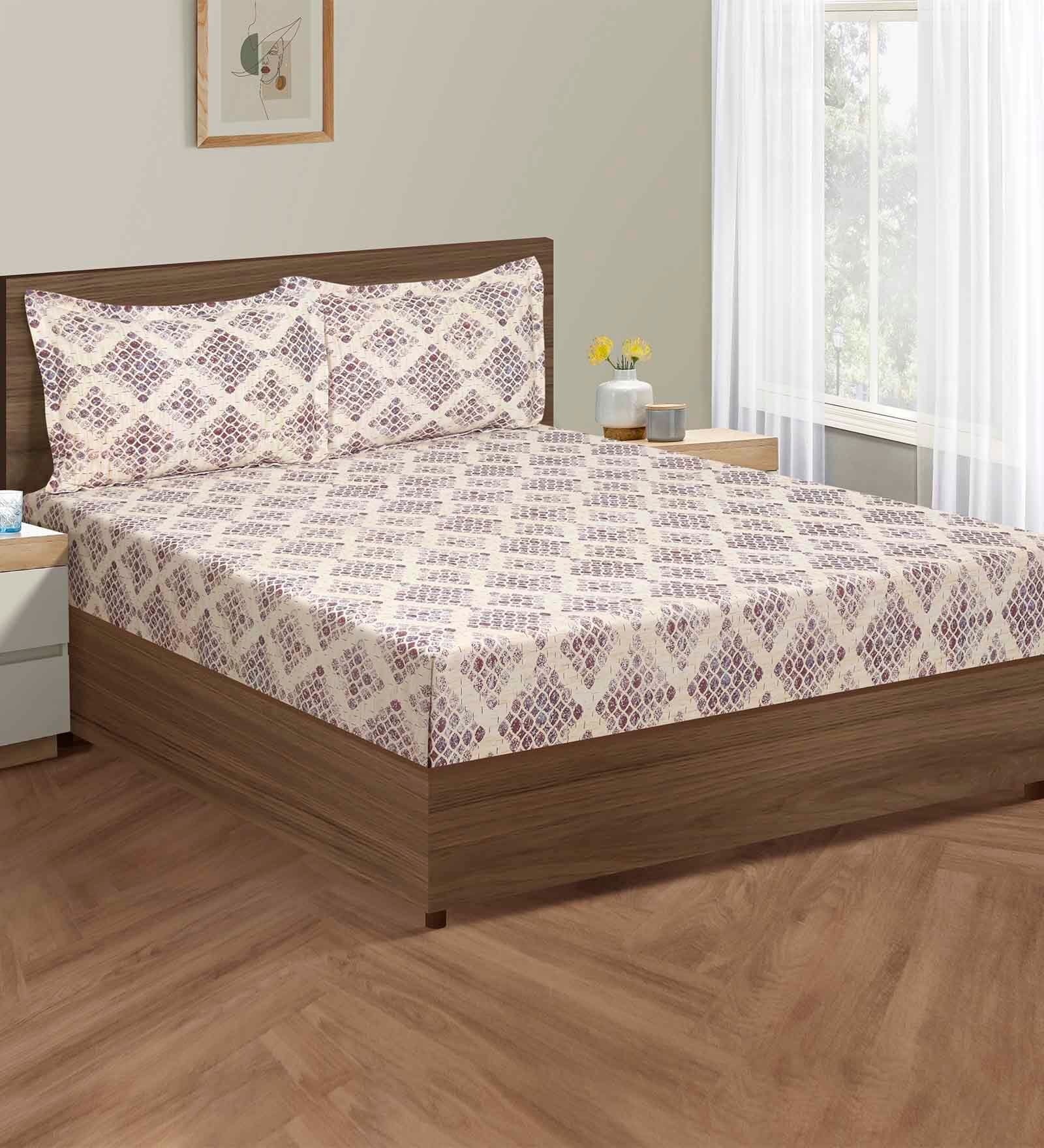 Maroon Geometric 160 TC Cotton Double Bedsheet with 2 Pillow covers