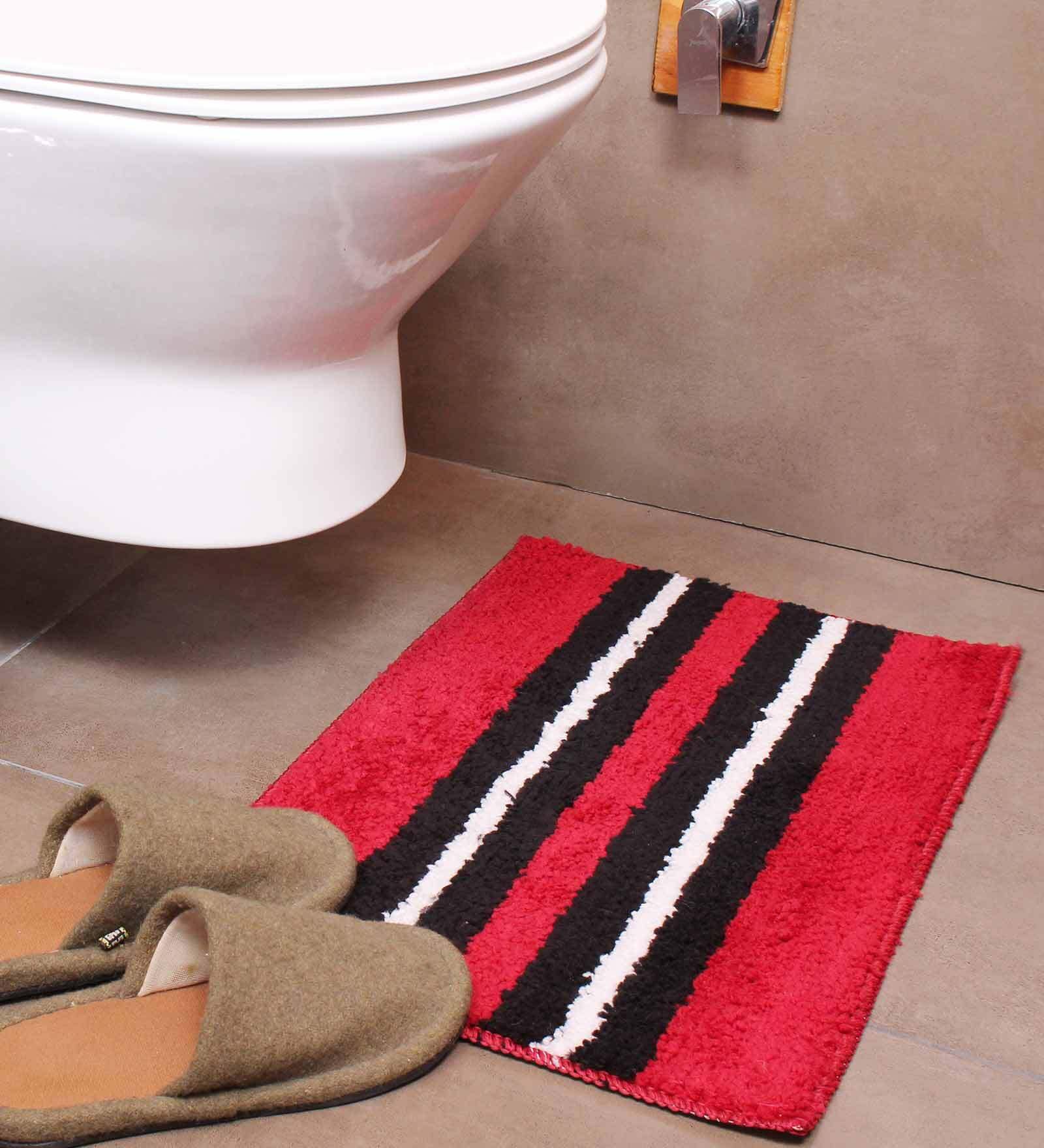 Maroon Geometric Microfibre 23x15 Inches AntiSkid Bath Mat