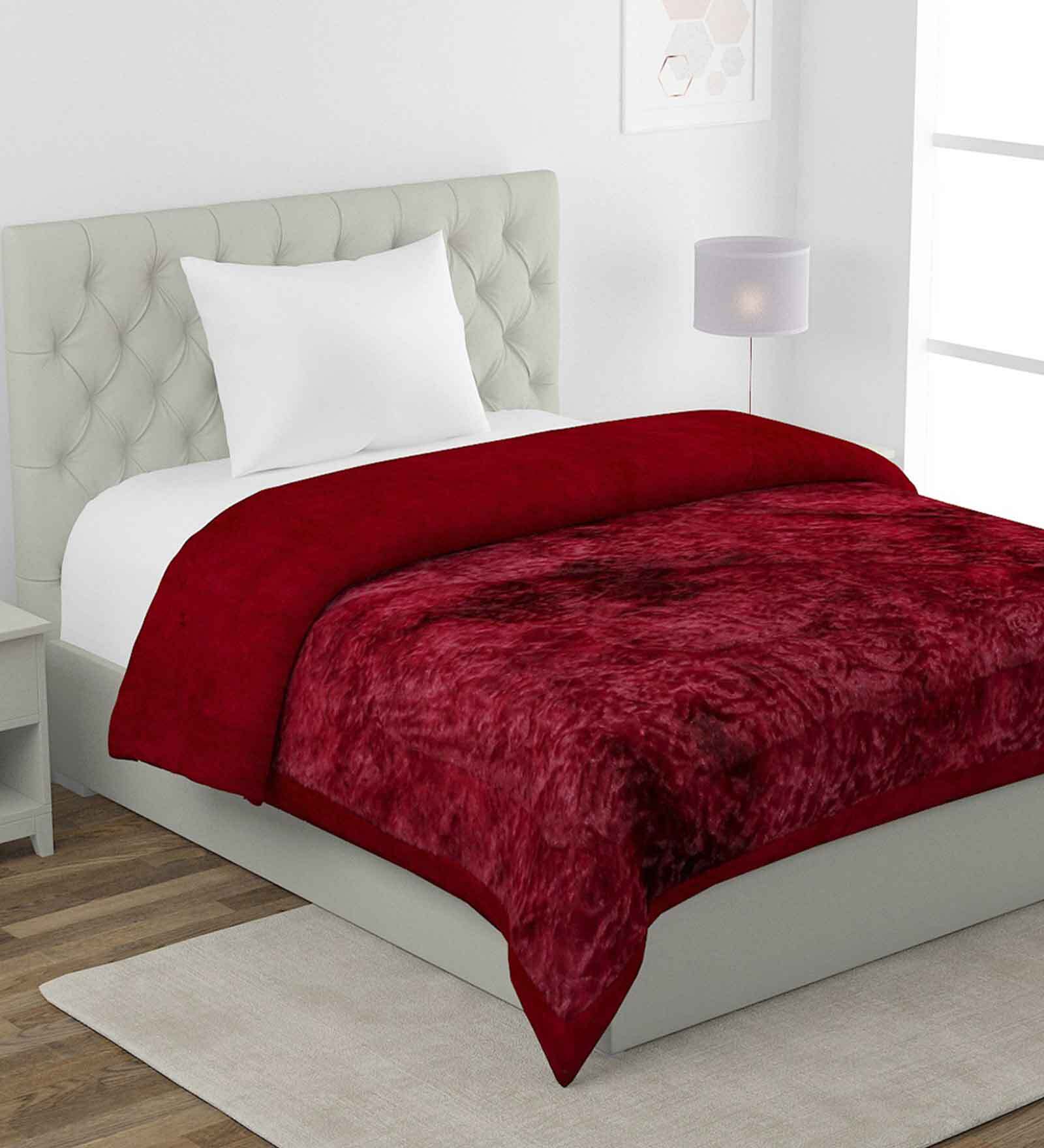 Maroon Polyester Solid 350 GSM Single Bed Quilt