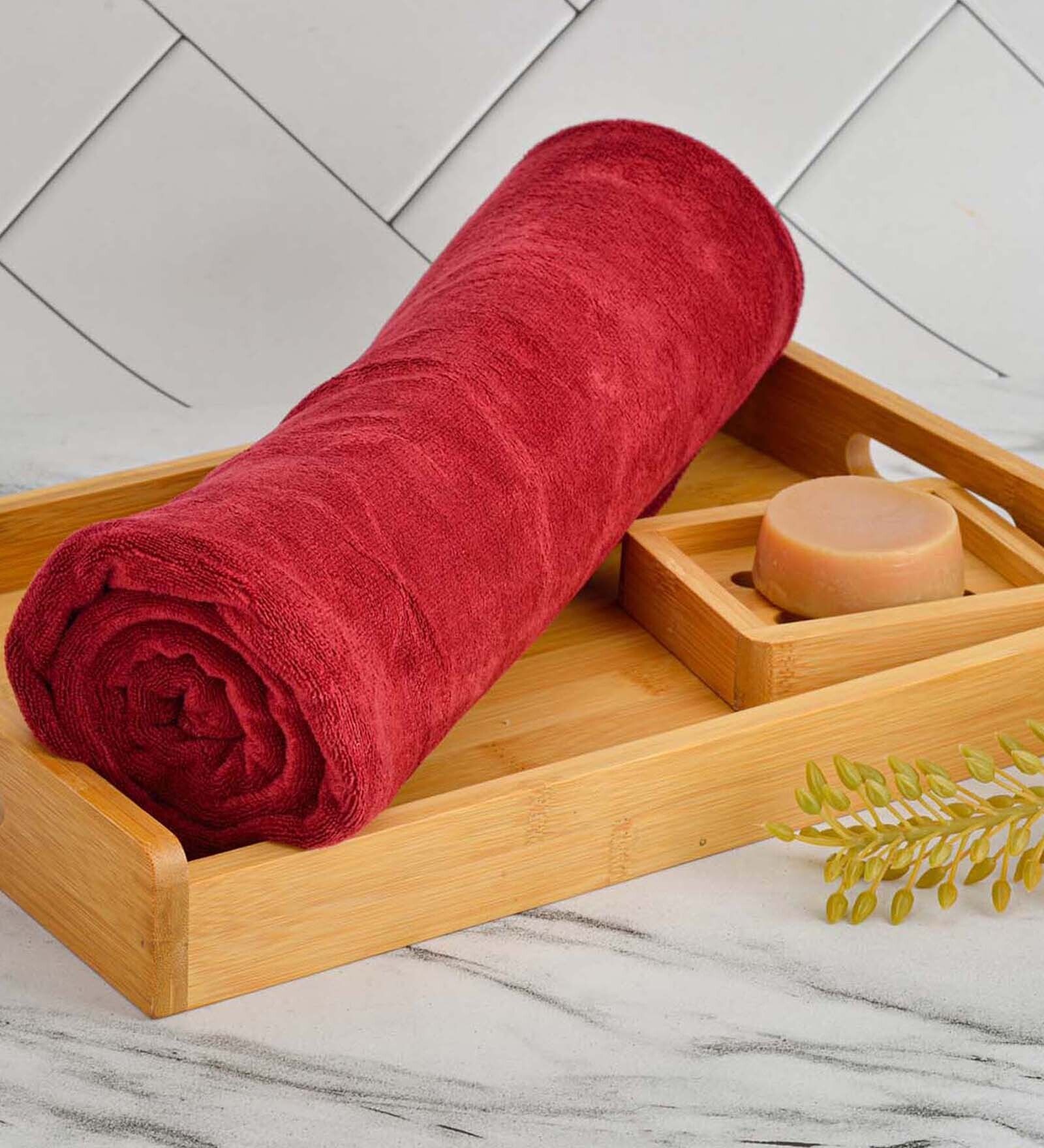 Maroon Solid 400 GSM Microfiber Bath Towel