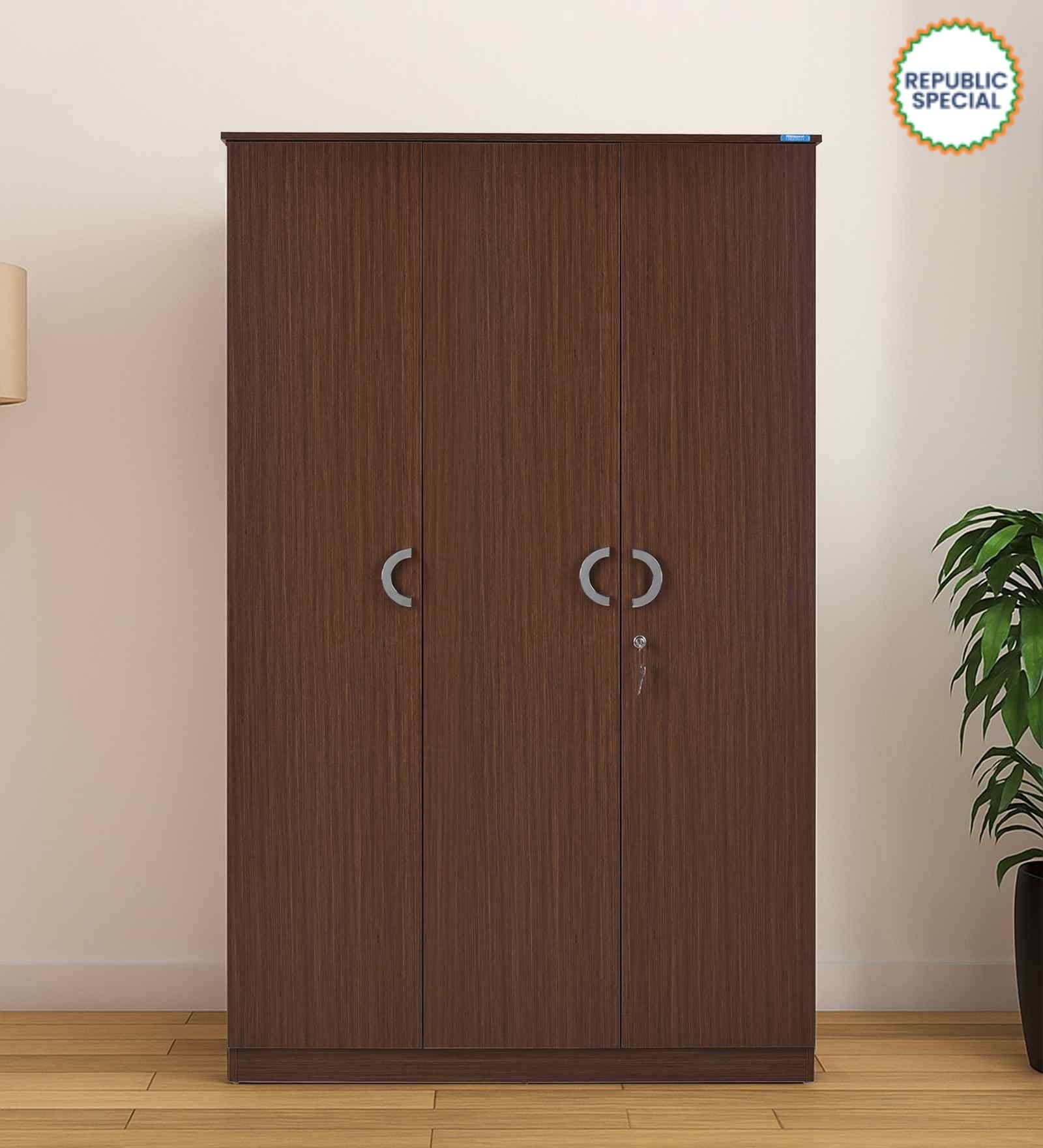 Massif 3 Door Wardrobe In Legno Oak Finish