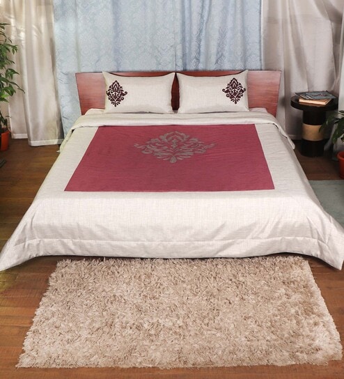 Maroon Cotton Embroidered 150 GSM Quilt Set