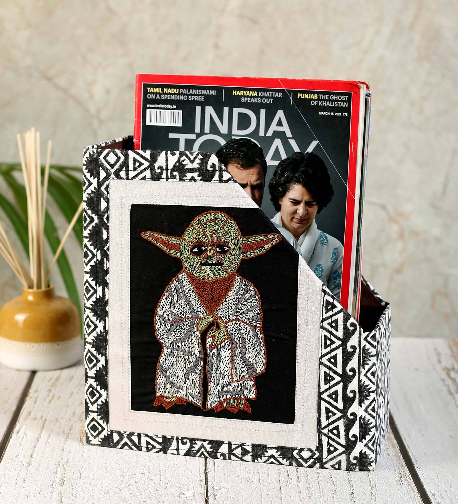 MDF Cartoon Impression Embroidered Magazine Holder In Black