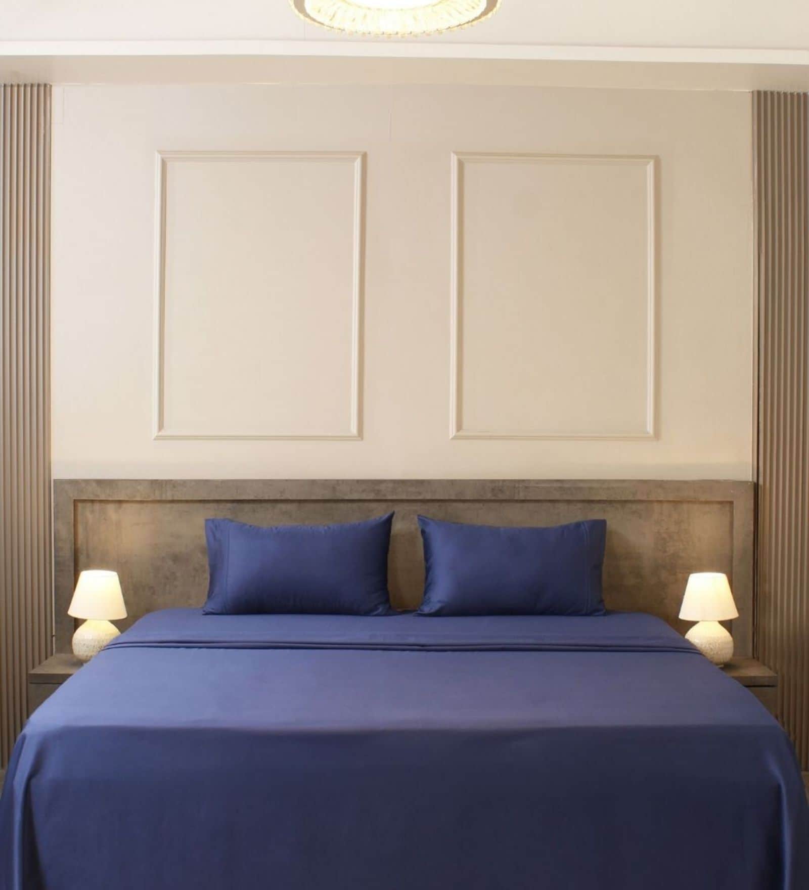 Med Blue 400TC Solid Embroidery Superking Bedsheet with 2 Pillow Covers Med Blue 400TC Solid Embroidery Superking Bedsheet with 2 Pillow Covers