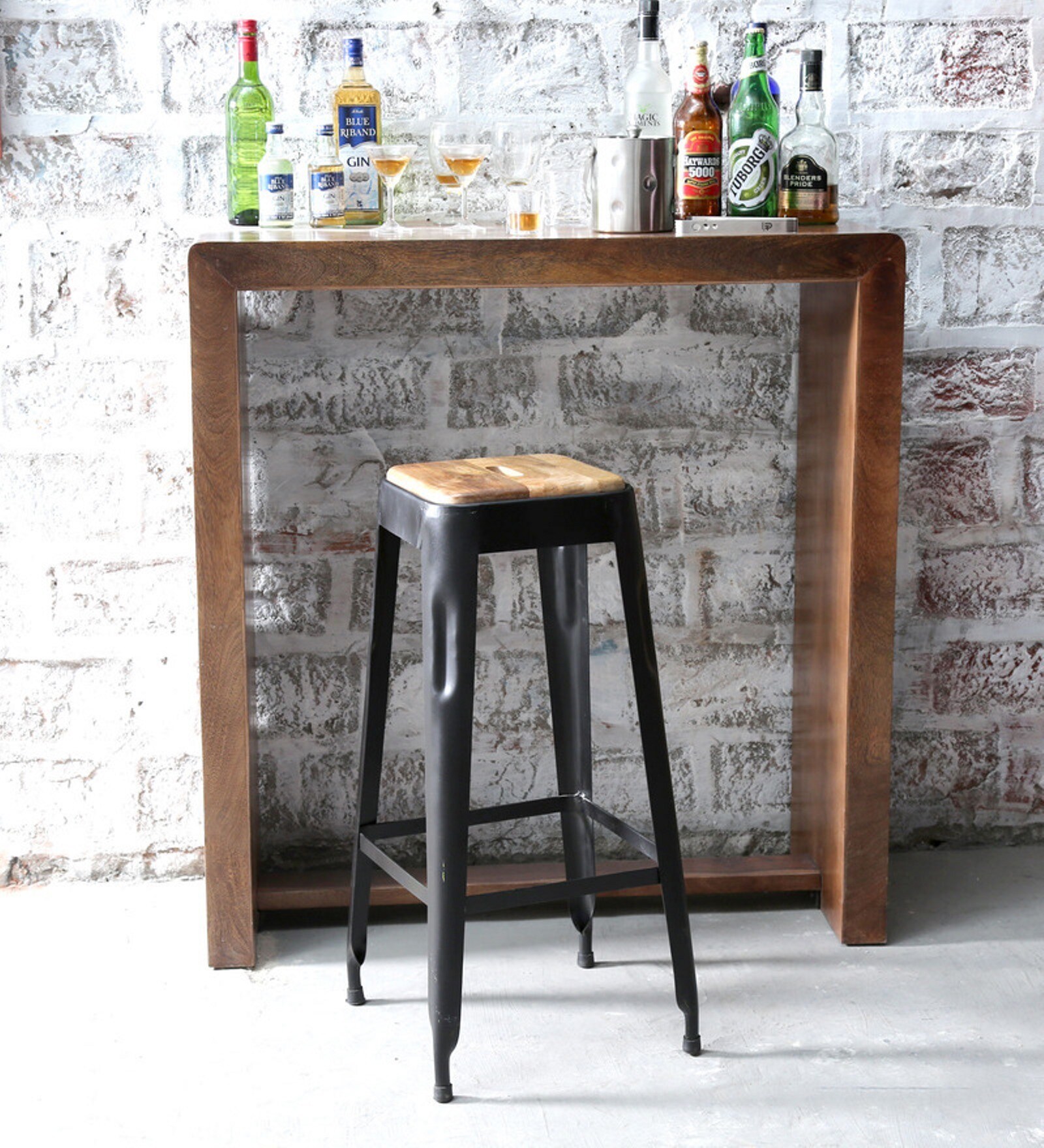 Buy Mehia Bar Stool in Black Colour on Rent Online Bar Chairs & Stools Furniture On Rent In
