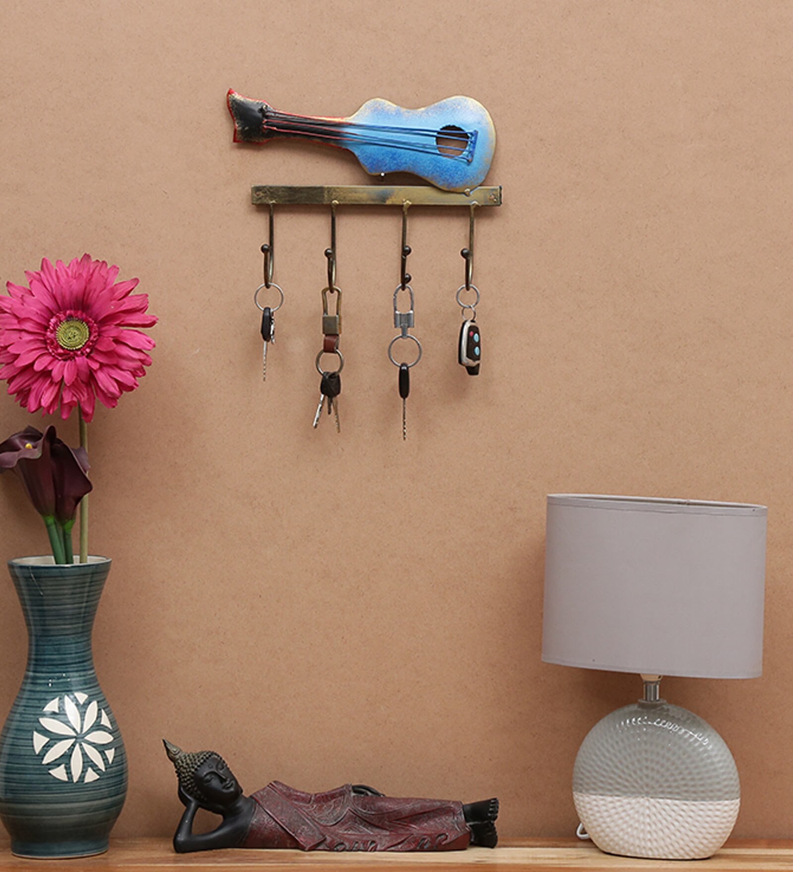 Buy Metal Decor Guitar Key Holder By Godeccor at 42 OFF by Godeccor