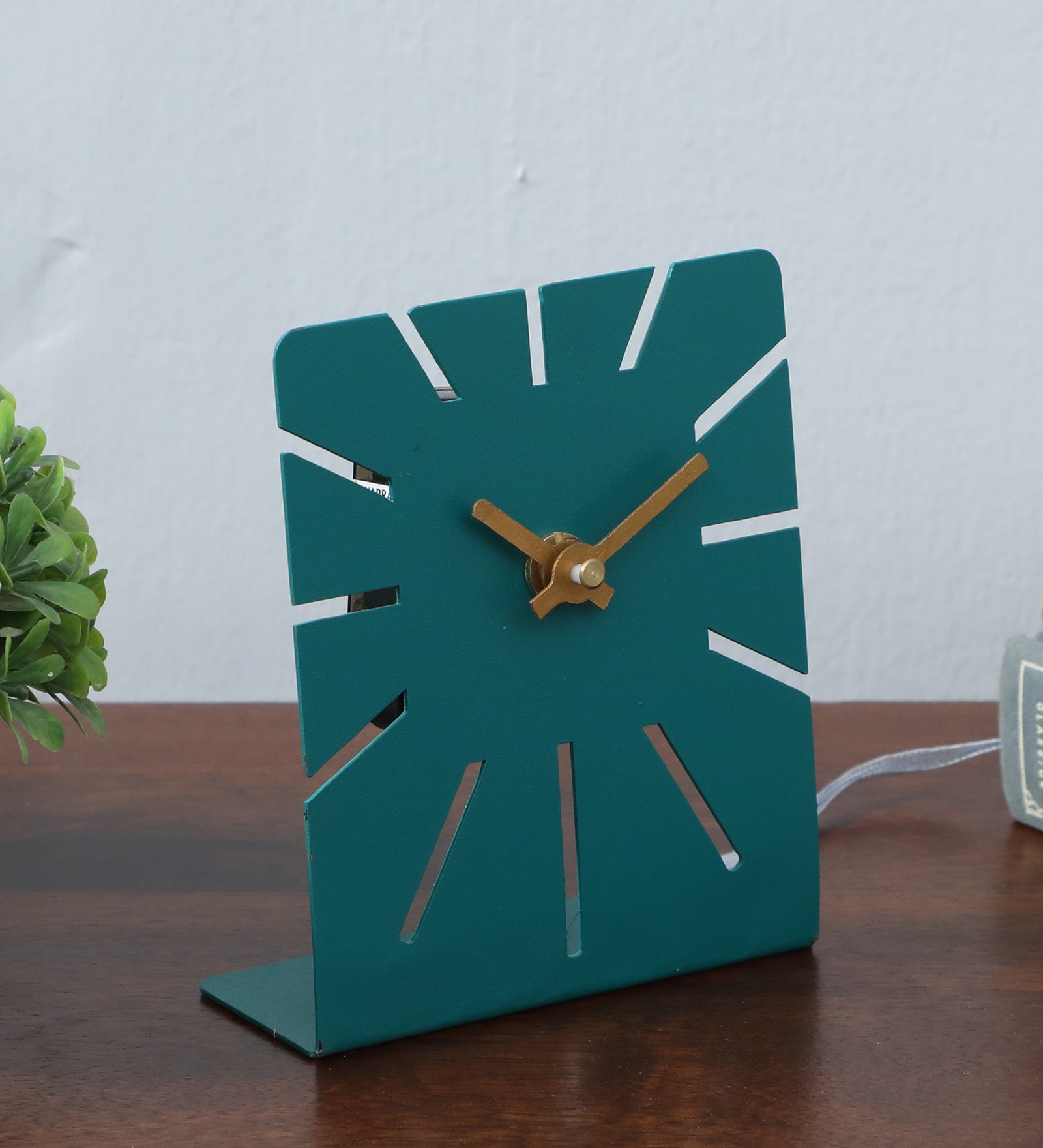 Metal desk clock Green Metal Table clock