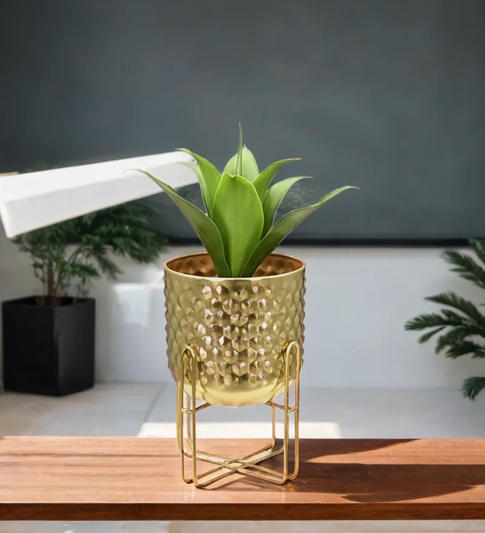 Metal Diamond Punch Table Planter