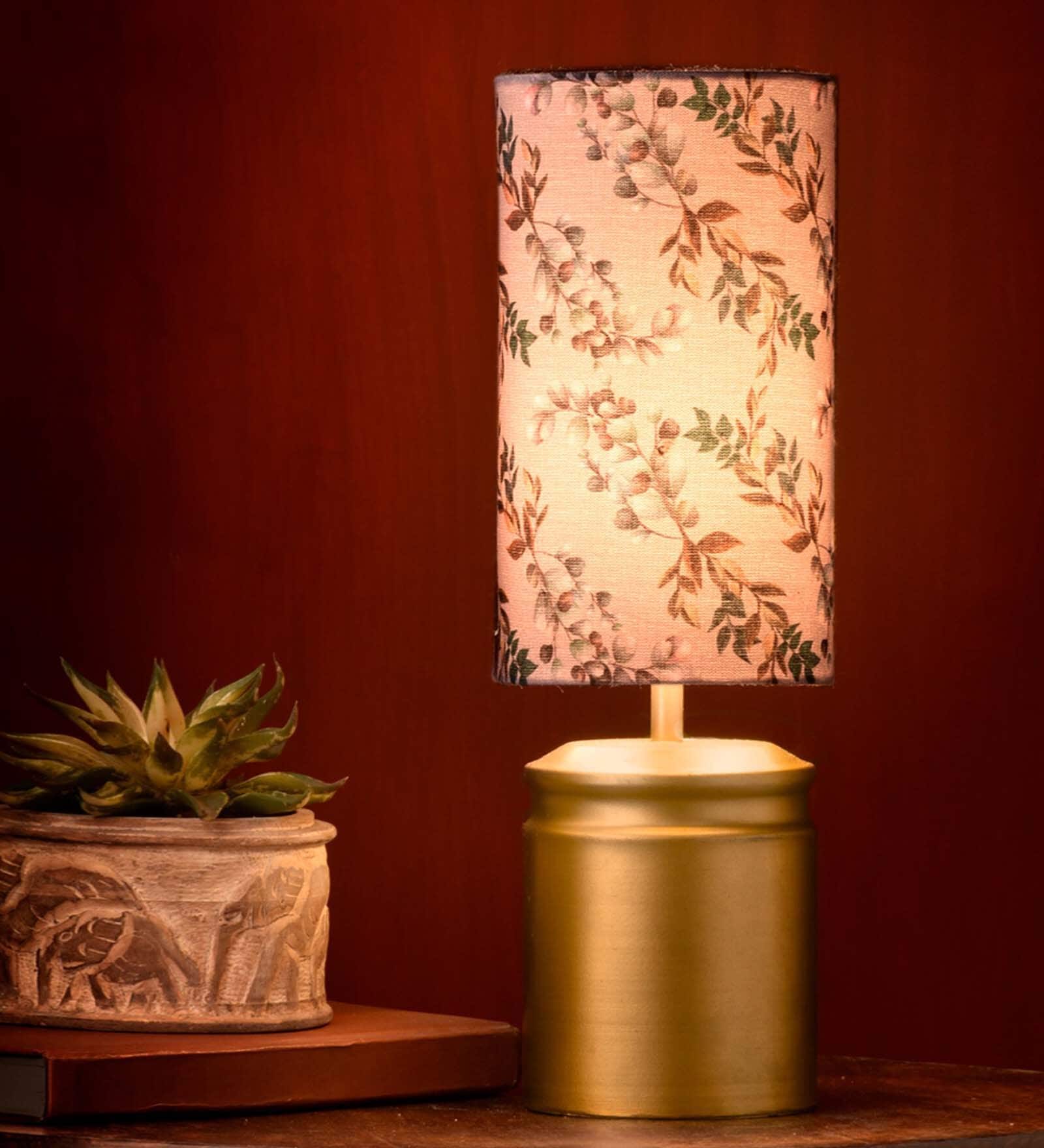 Metal Golden Table Lamp With Creeper Print Shade