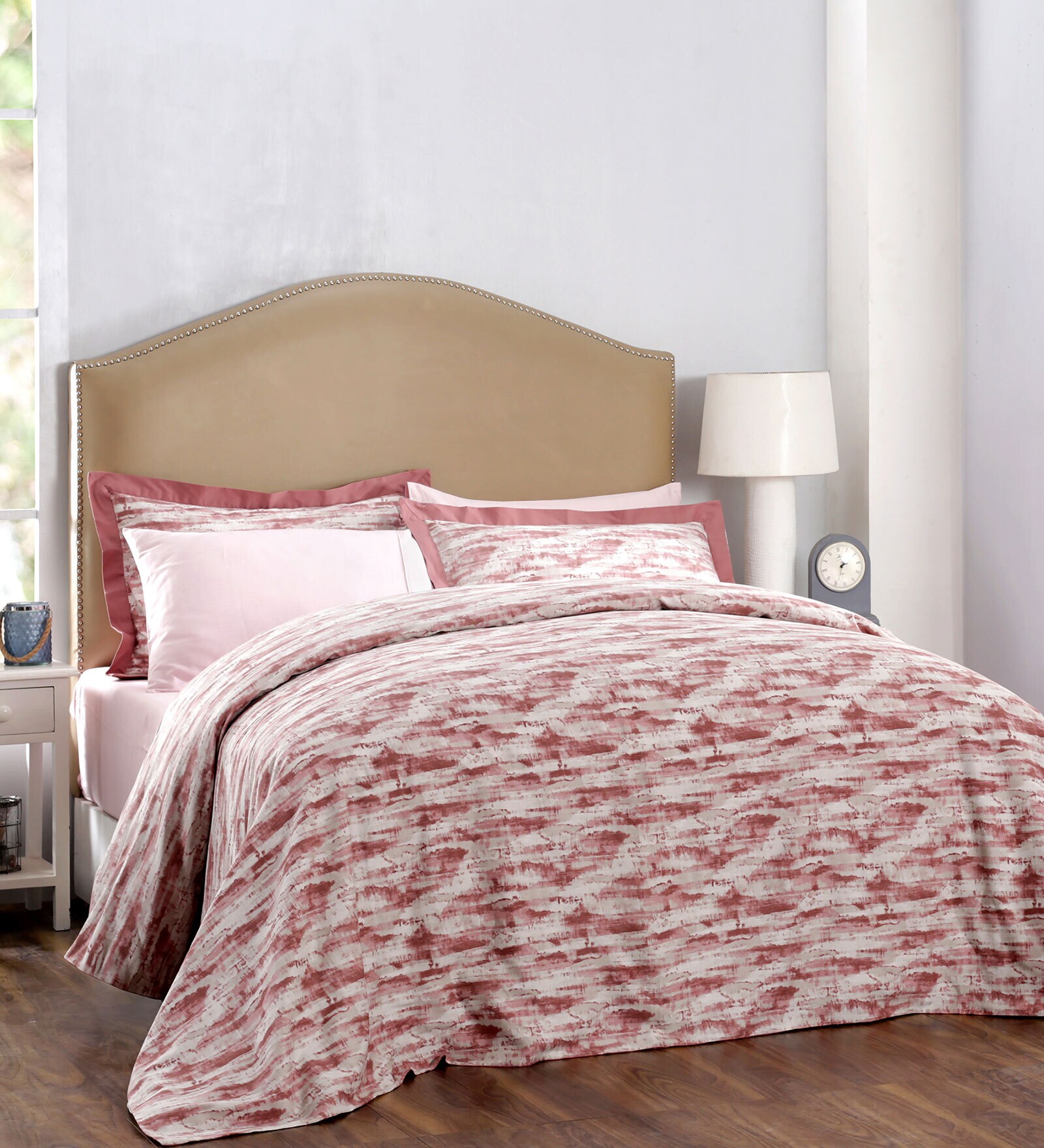 Buy Meyer Textura Print 210TC Cotton Red King Duvet Covers with 2