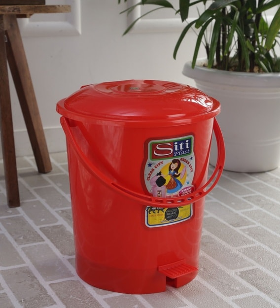 plastic pedal dustbin