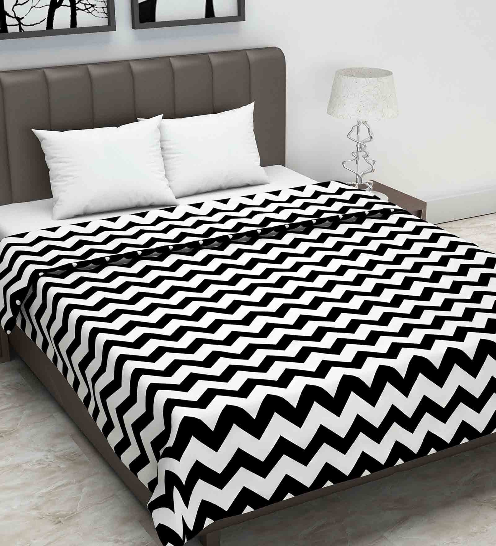 Microfiber 120 GSM Geometric Print Black and White Double Bed AC Dohar Quilt Blanket