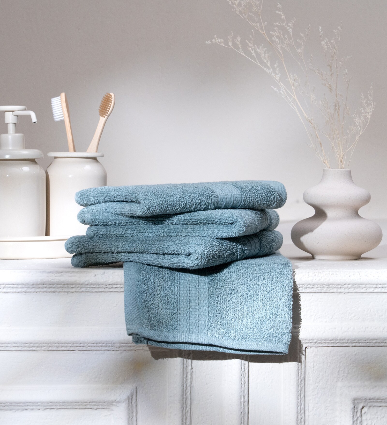 Mint Breeze 100% Organic Cotton Solid 550 GSM Face Towels Pack of 4