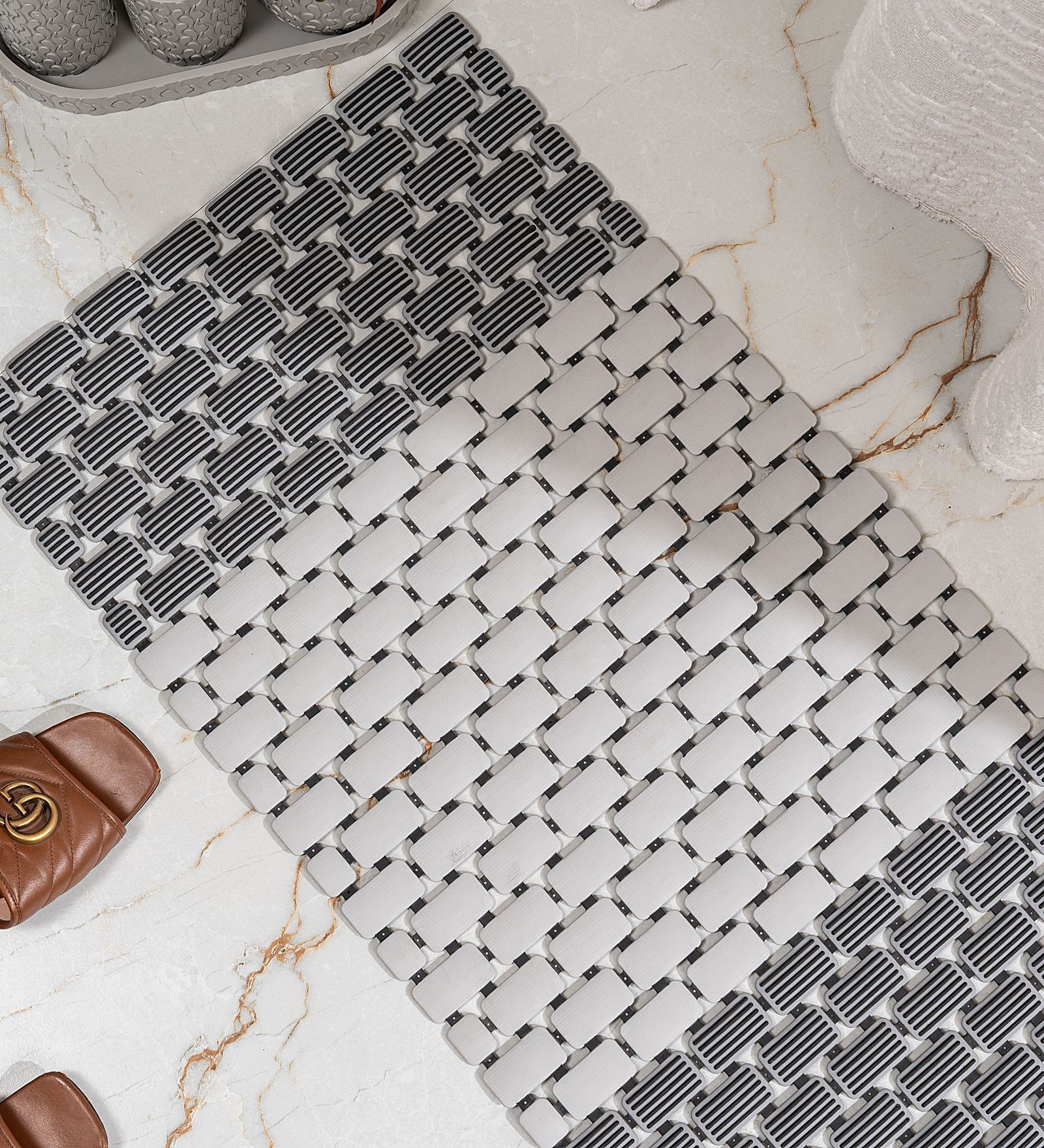 MistFlow Black Anti-Slip Shower Mat 39 X 73 cm