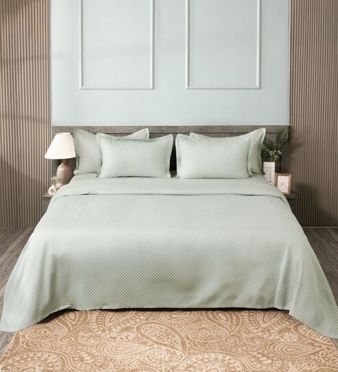 Green 300TC 100% Cotton Flat Chekered Super King Bedsheet with 2 Pillow Covers