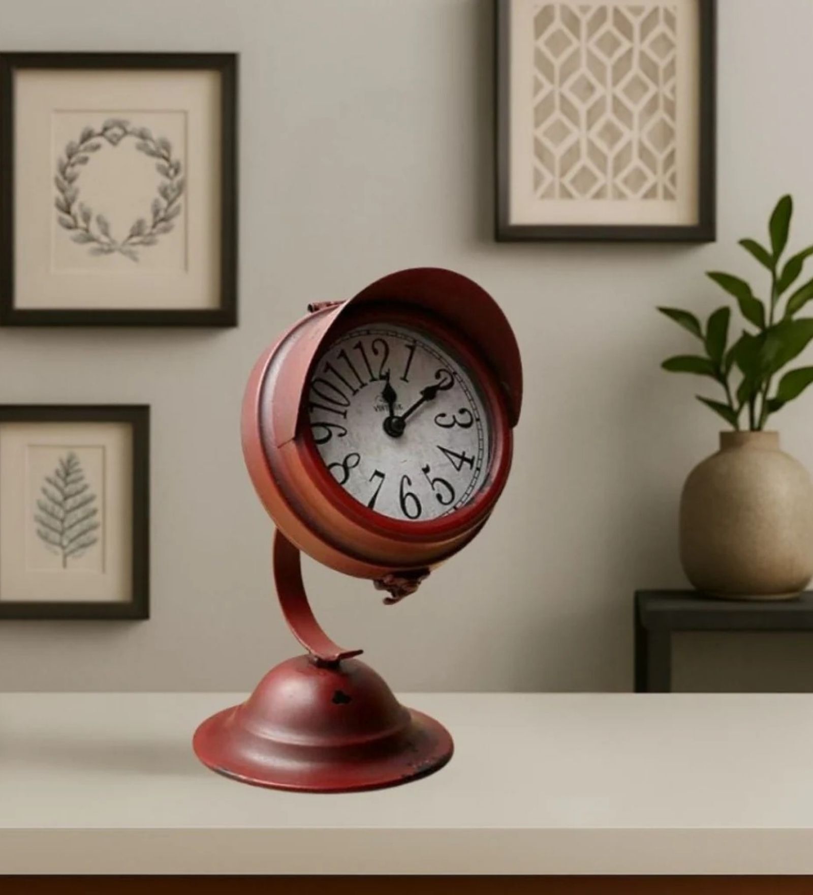 Model Clock Vintage Spotlight Red Decorative Clock