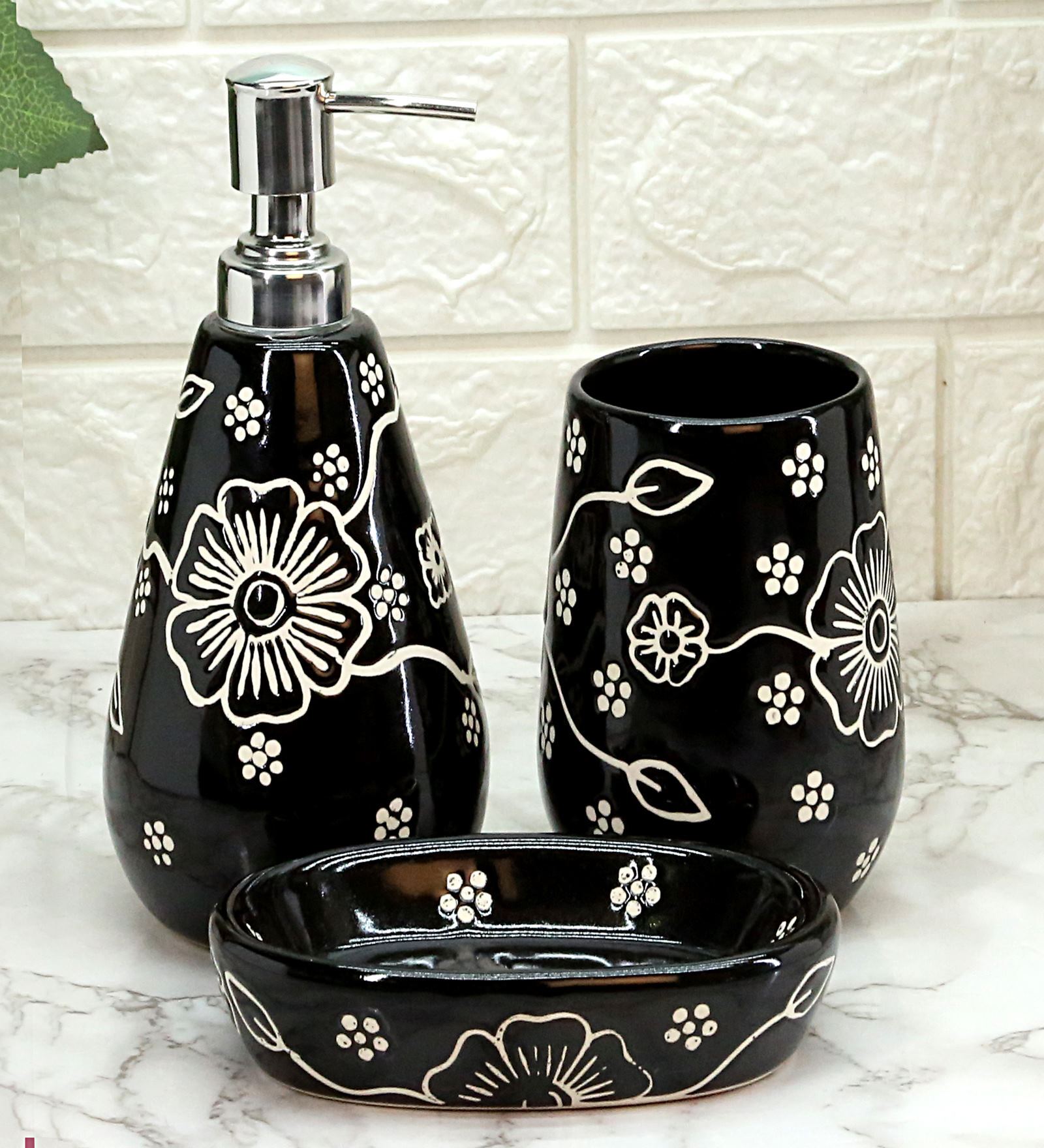 Buy Modern Black & White Ceramic Set of 3 Bath Accessories Set by