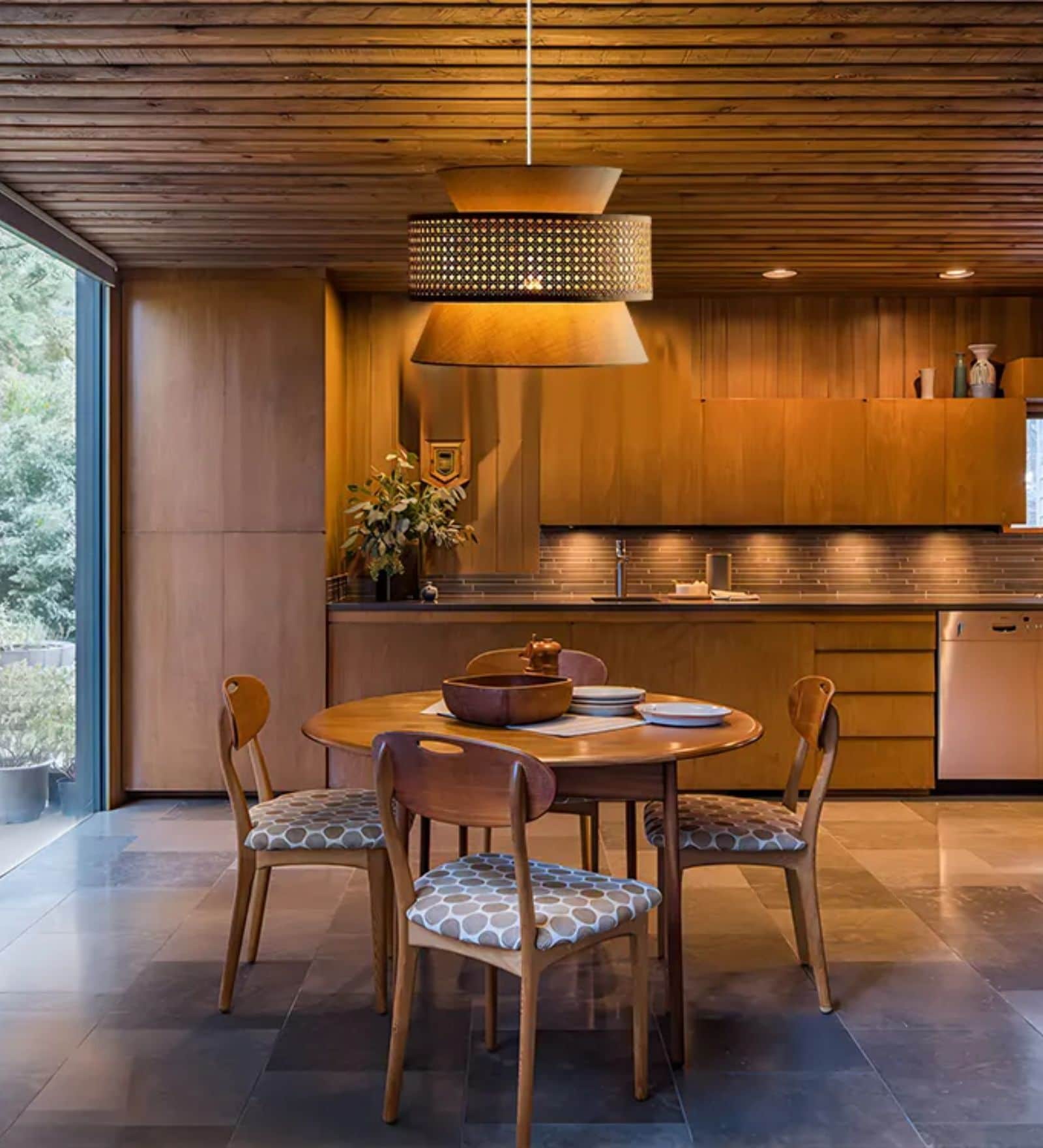 Modern Boho Rattan Pendant Lamp (Beige and Brown)