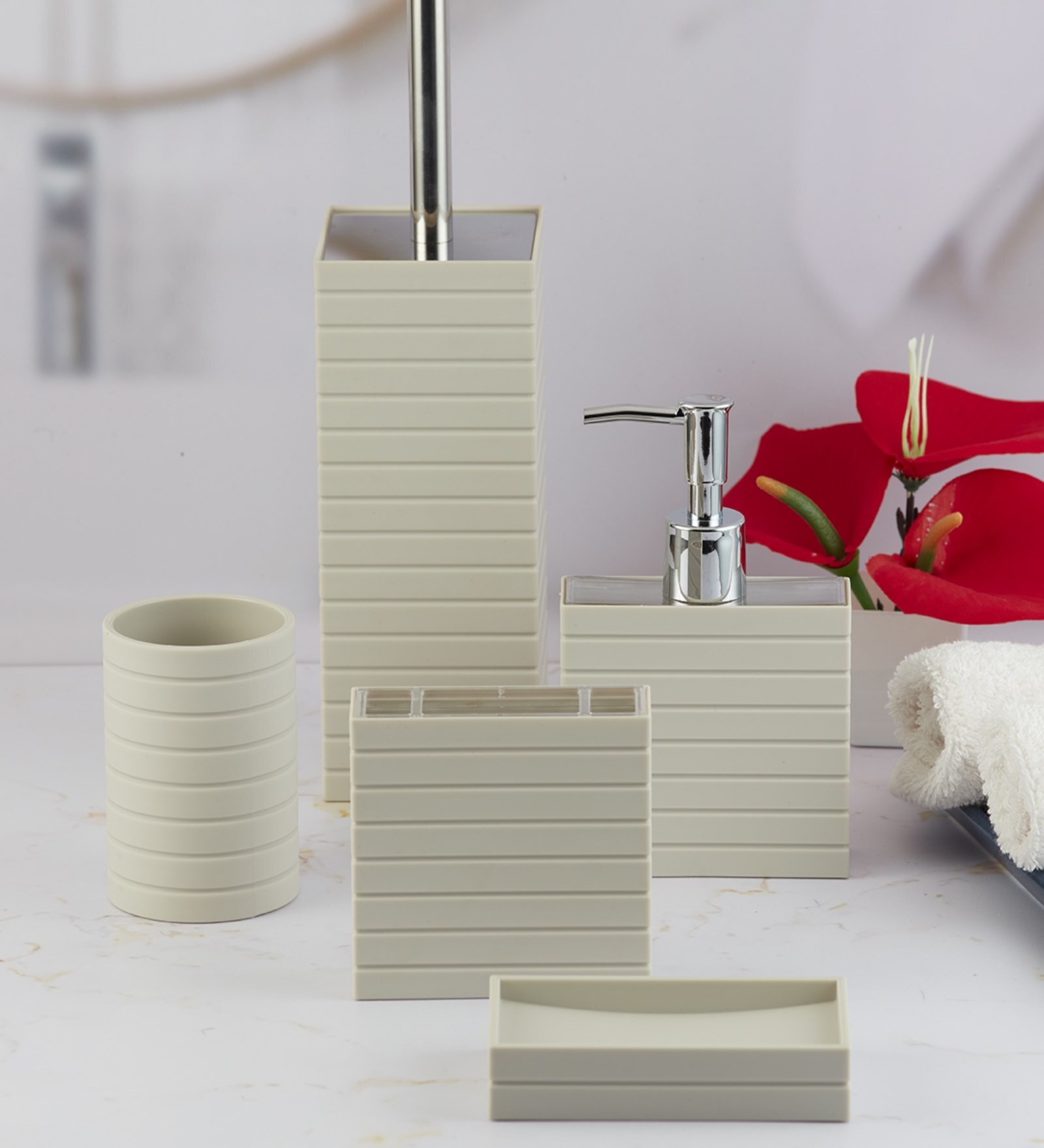 Buy Modern Cream Acrylic Set of 5 Bath Accessories Set by Kookee at 20