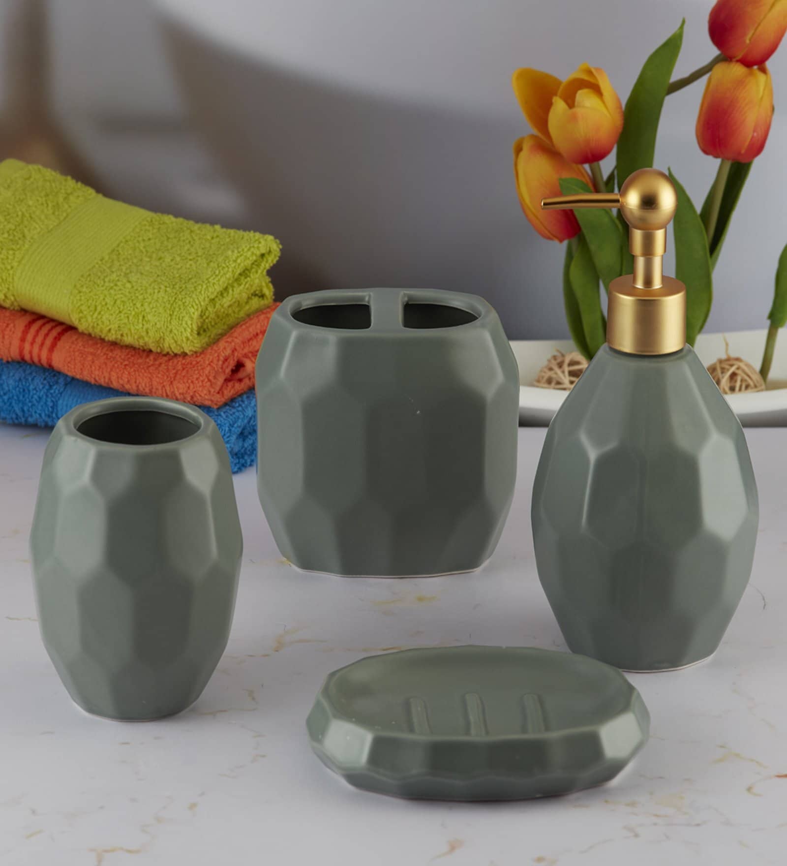 Modern Green Ceramic Set of 4 Bath Accessories Set 