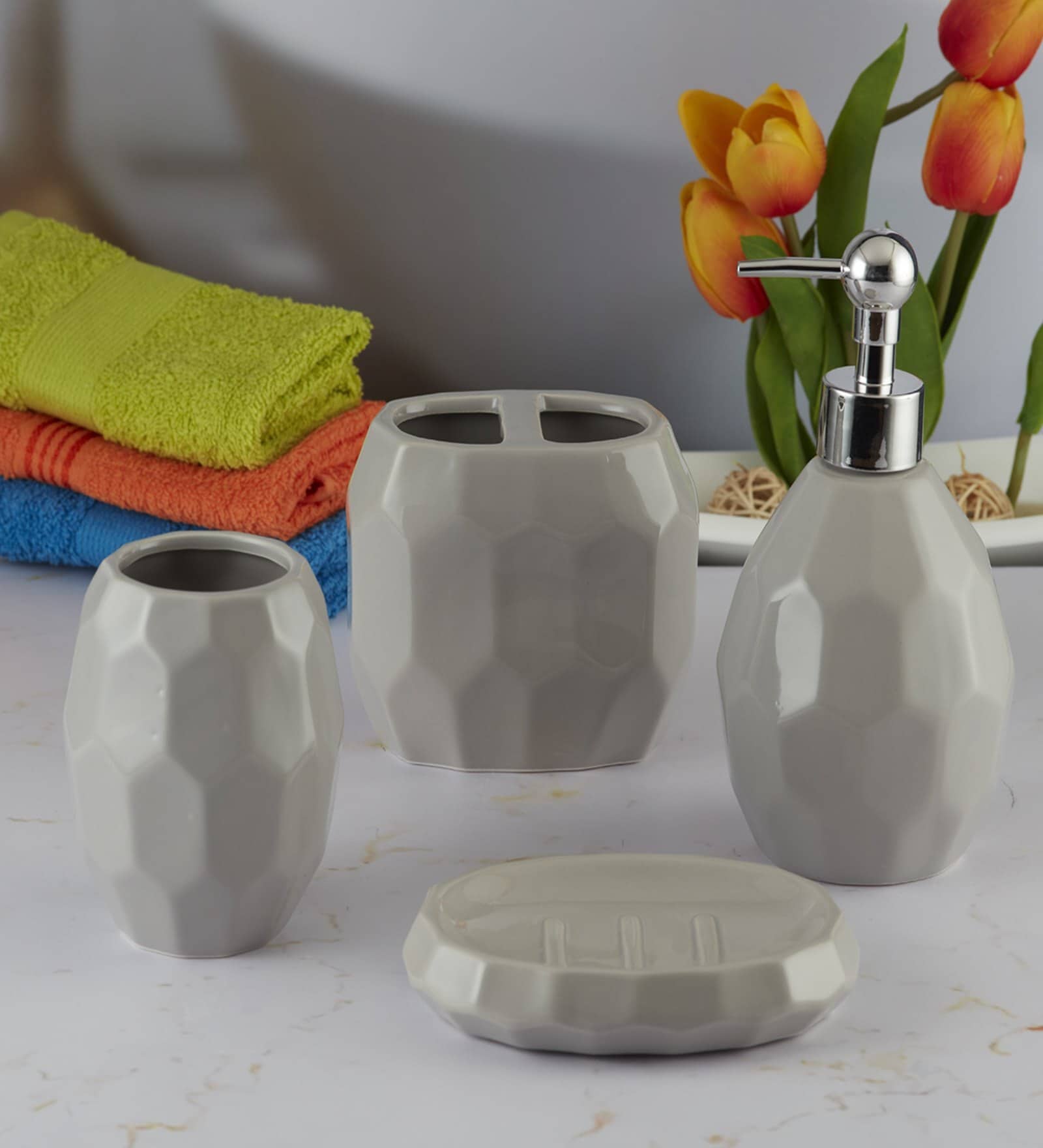 Buy Modern Grey Ceramic Set of 4 Bath Accessories Set by Kookee at 20% OFF by Kookee | Pepperfry