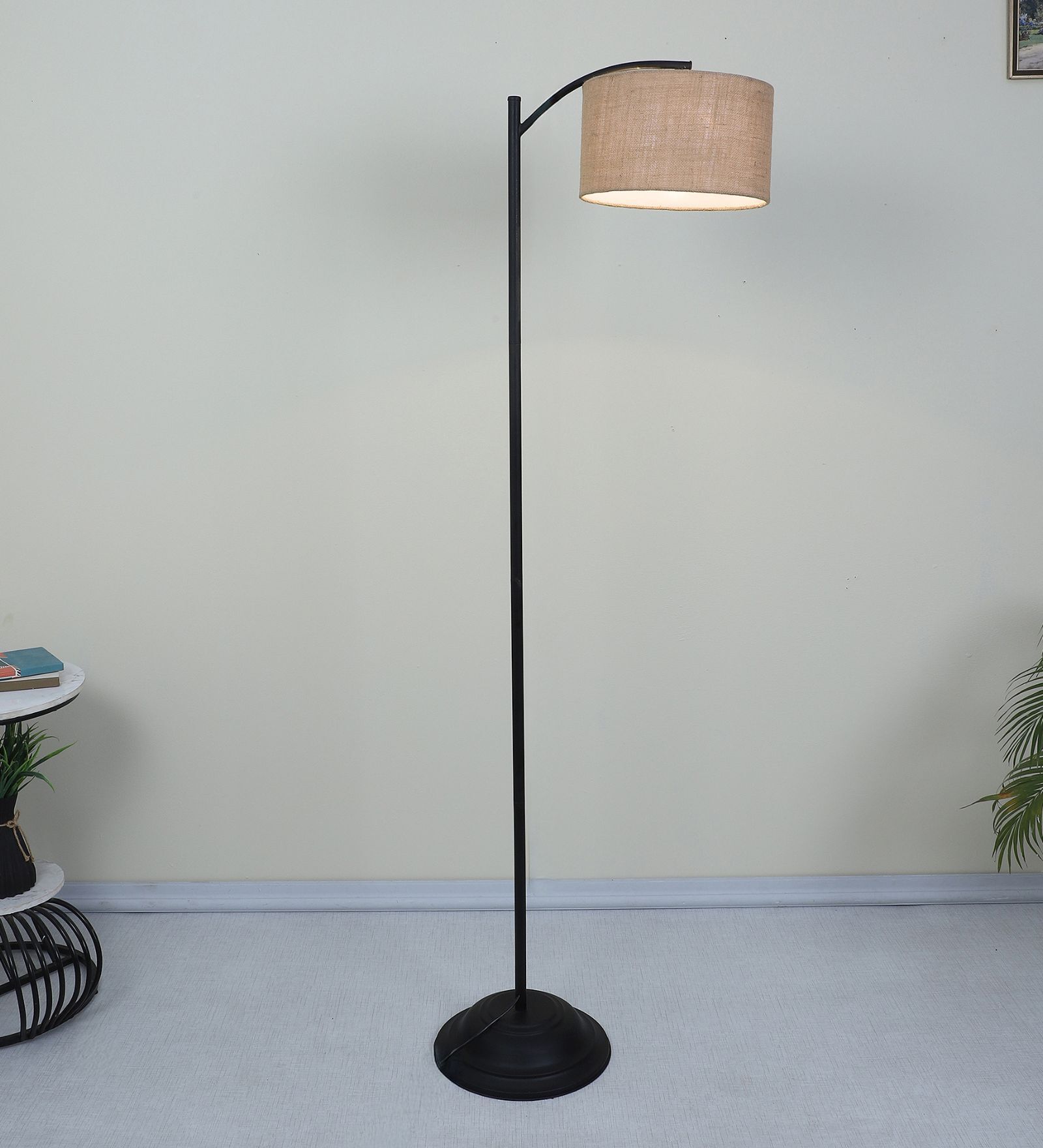 Modern Lamppost Style Black Iron Base Floor Lamps Beige Jute Shade
