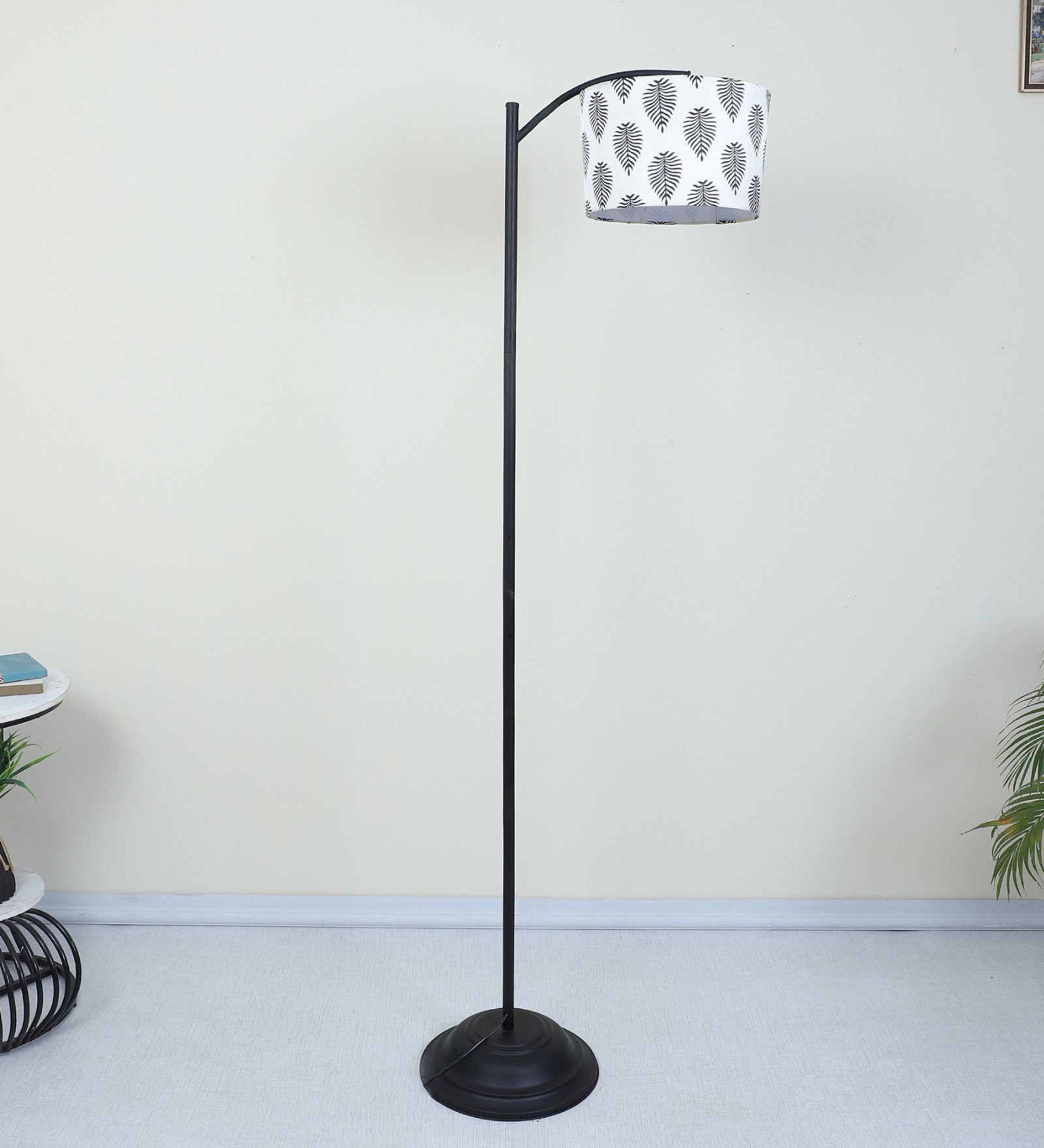 Modern Lamppost Style Black Iron Base Floor Lamps Big Leaf Print Satin Shade
