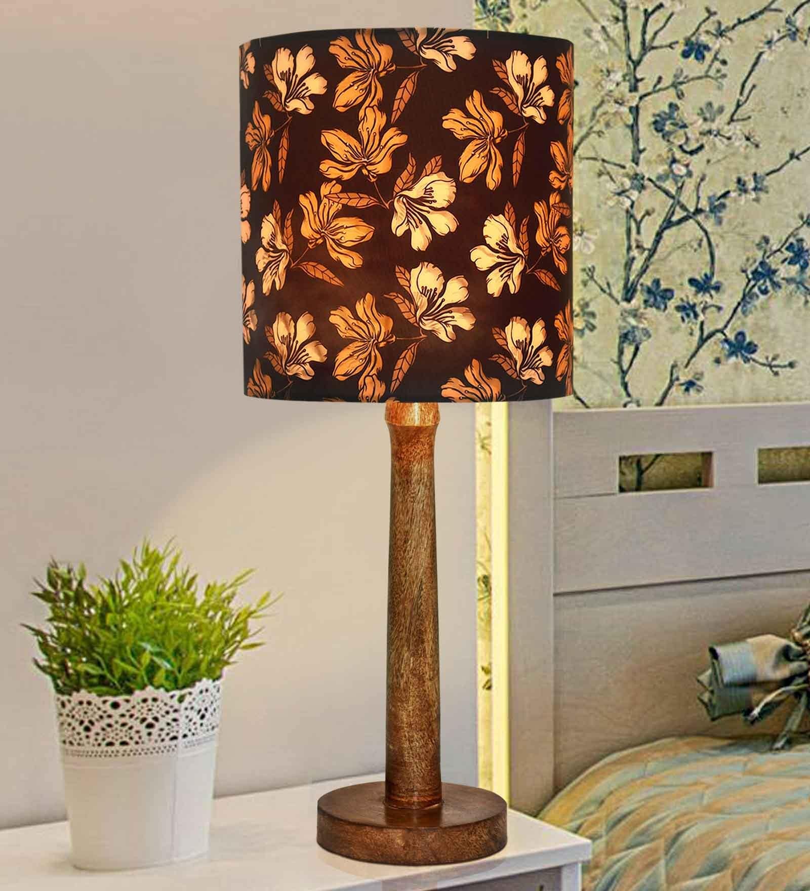 Modern Table Lamp, Wooden Base Modern Fabric Lampshade, Nordic Stick, Iris Shade
