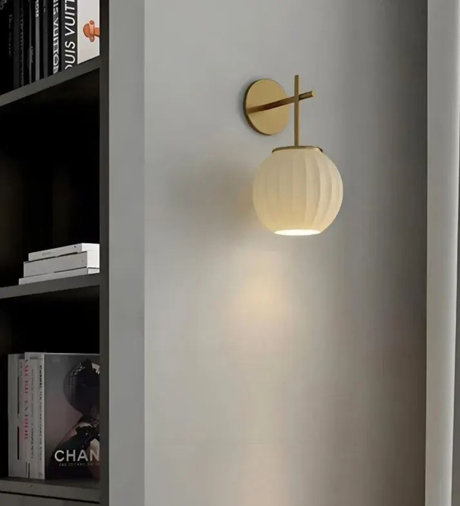 Modern Wall Sconce (White)