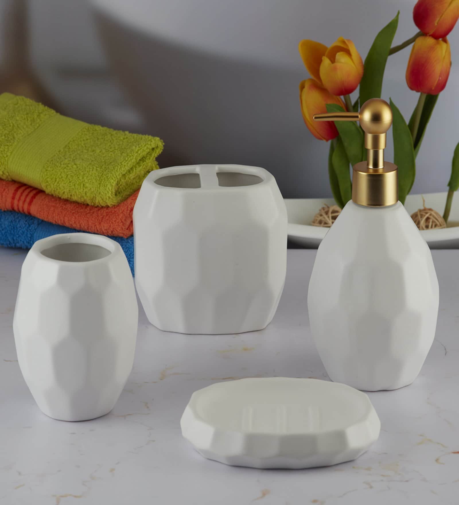 Modern White Ceramic Set of 4 Bath Accessories Set 