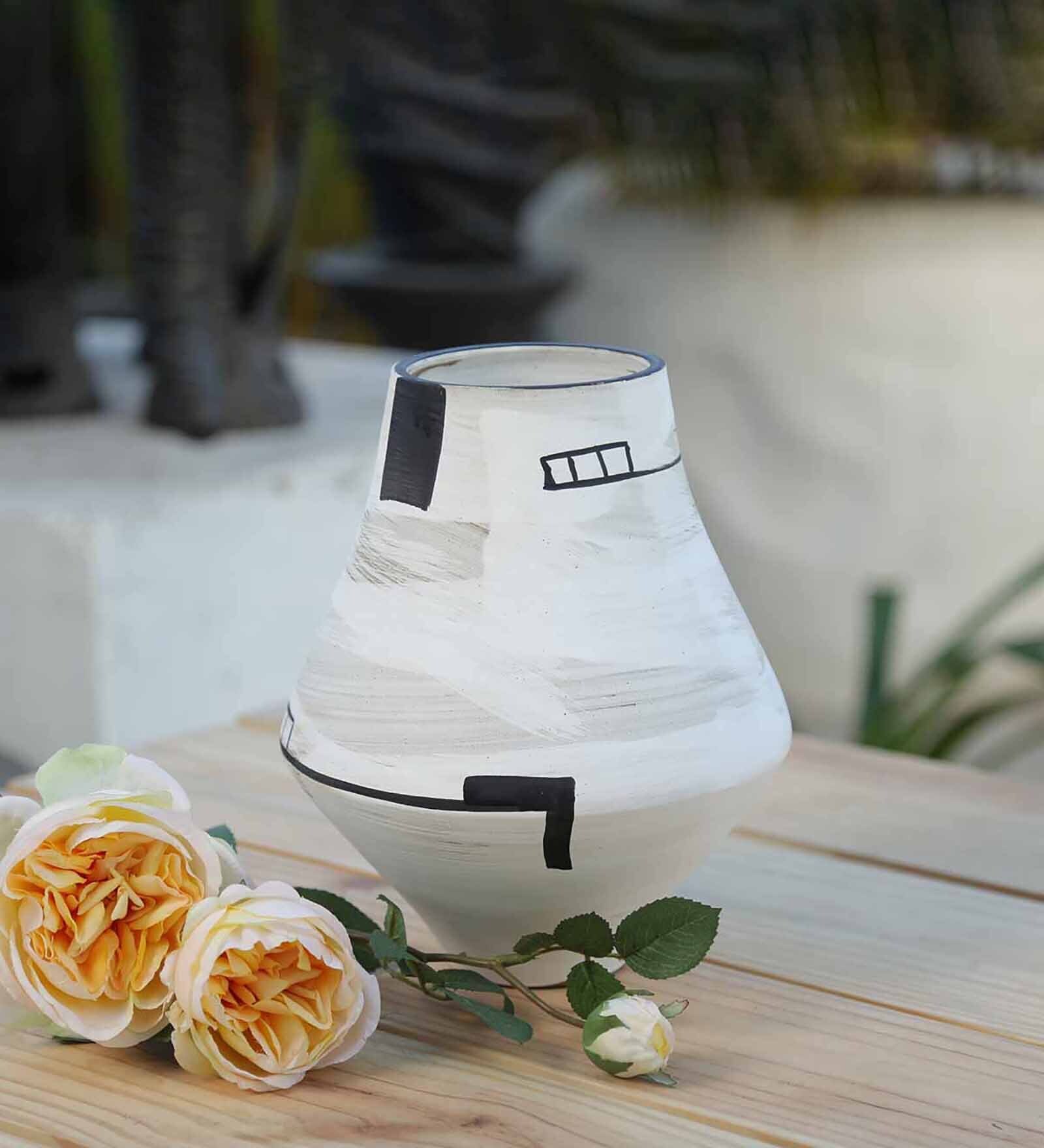 Mordern White Porcelain Vase