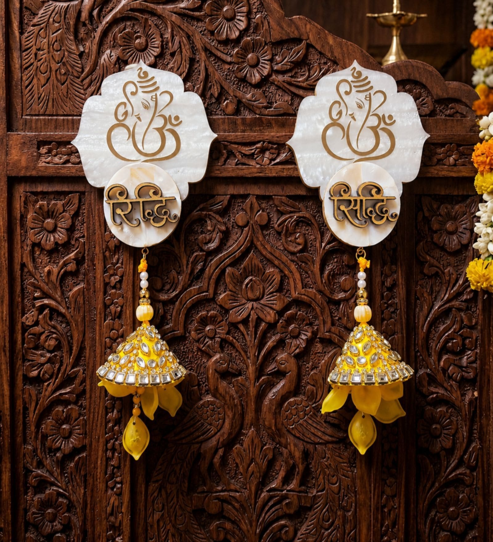 Mother Of Pearl Ganesha Riddhi Siddhi Hangings With Yellow Latkans