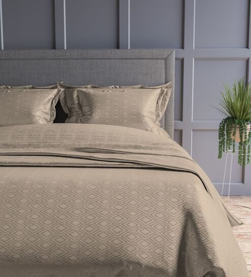 Mocha Geometric 300TC Cotton Super King Sized Double Bedsheet with 2 piping Pillow Covers