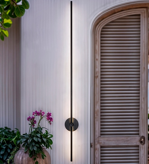 Modern Black LED Outdoor Wall Sconce with 60-Inch Sleek Linear Pipe