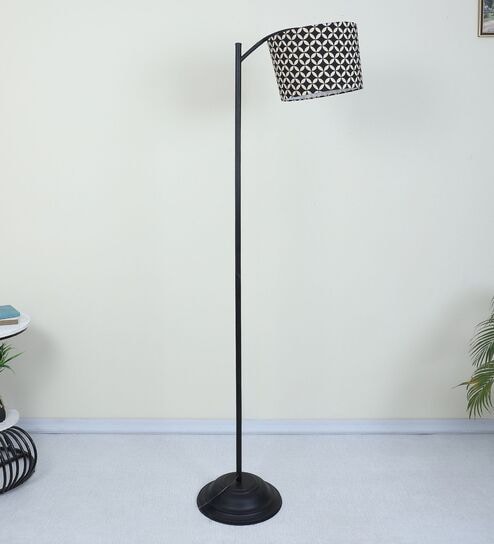Modern Lamppost Style Black Iron Base Floor Lamps Geometric Print Satin Shade