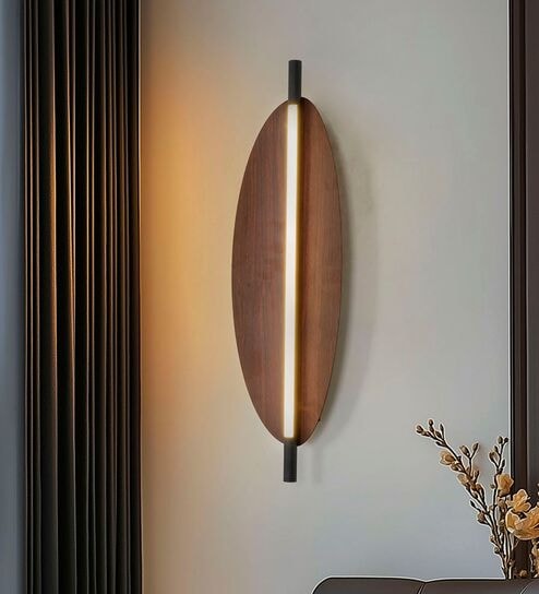 Modern Wooden LED Wall Light with Vertical Strip