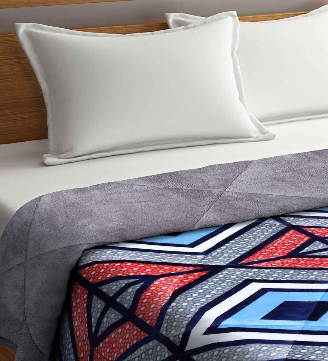 Buy Multicolor Polyester Geometric 950 GSM Double Bed Quilt by Arrabi