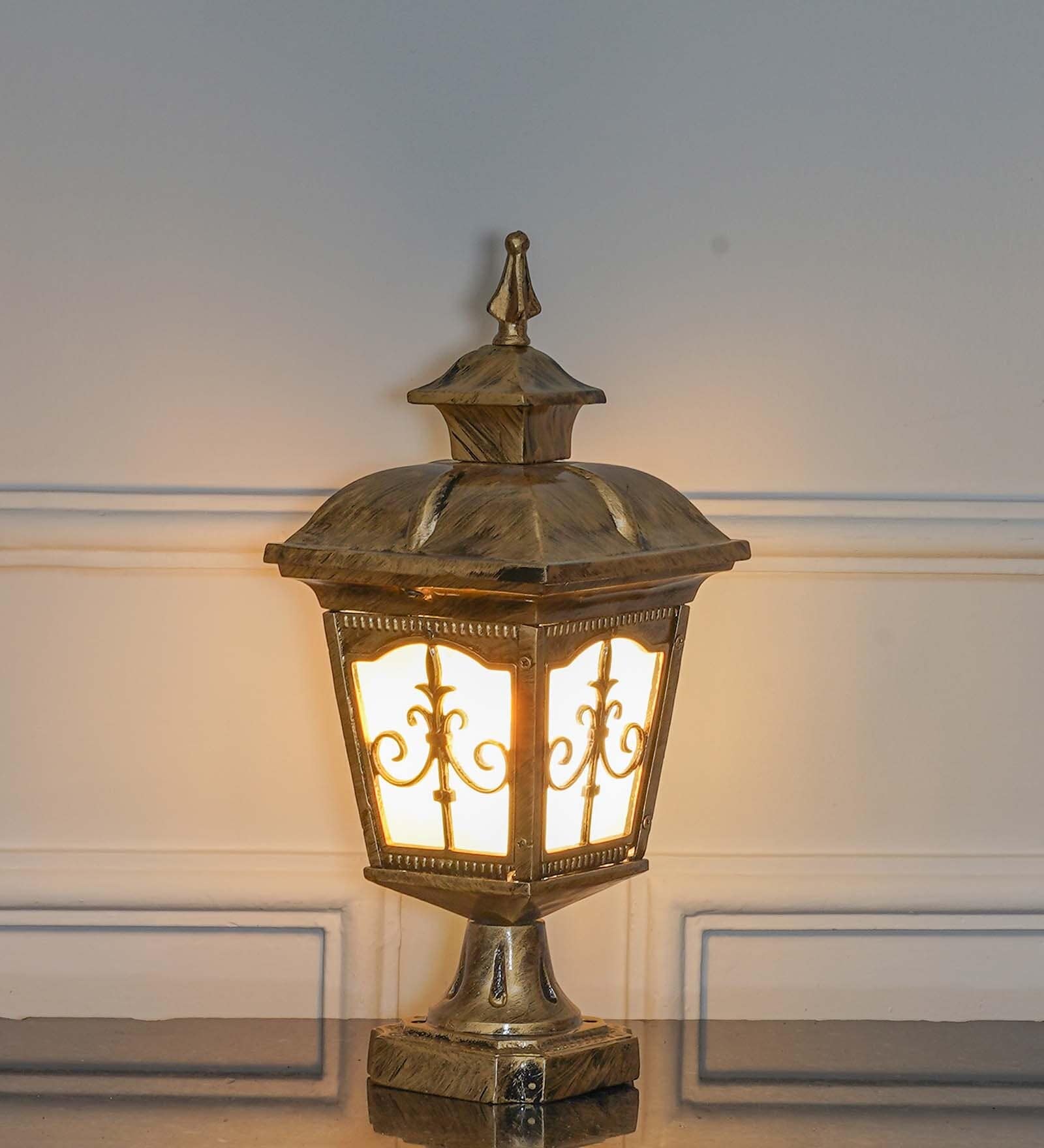 Mullion Single Light Outdoor Pedestal Gate Light In Antique Gold Finish