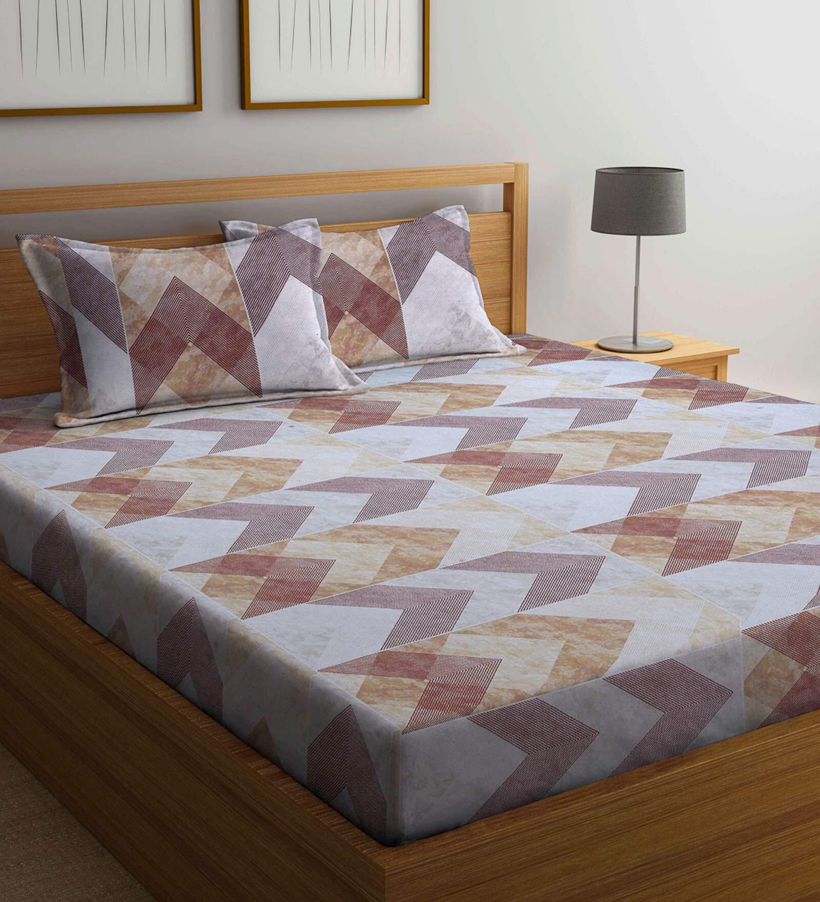 Multicolor Geometric 300 TC Cotton Queen Sized Fitted Bed Sheets with 2 Pillow Covers