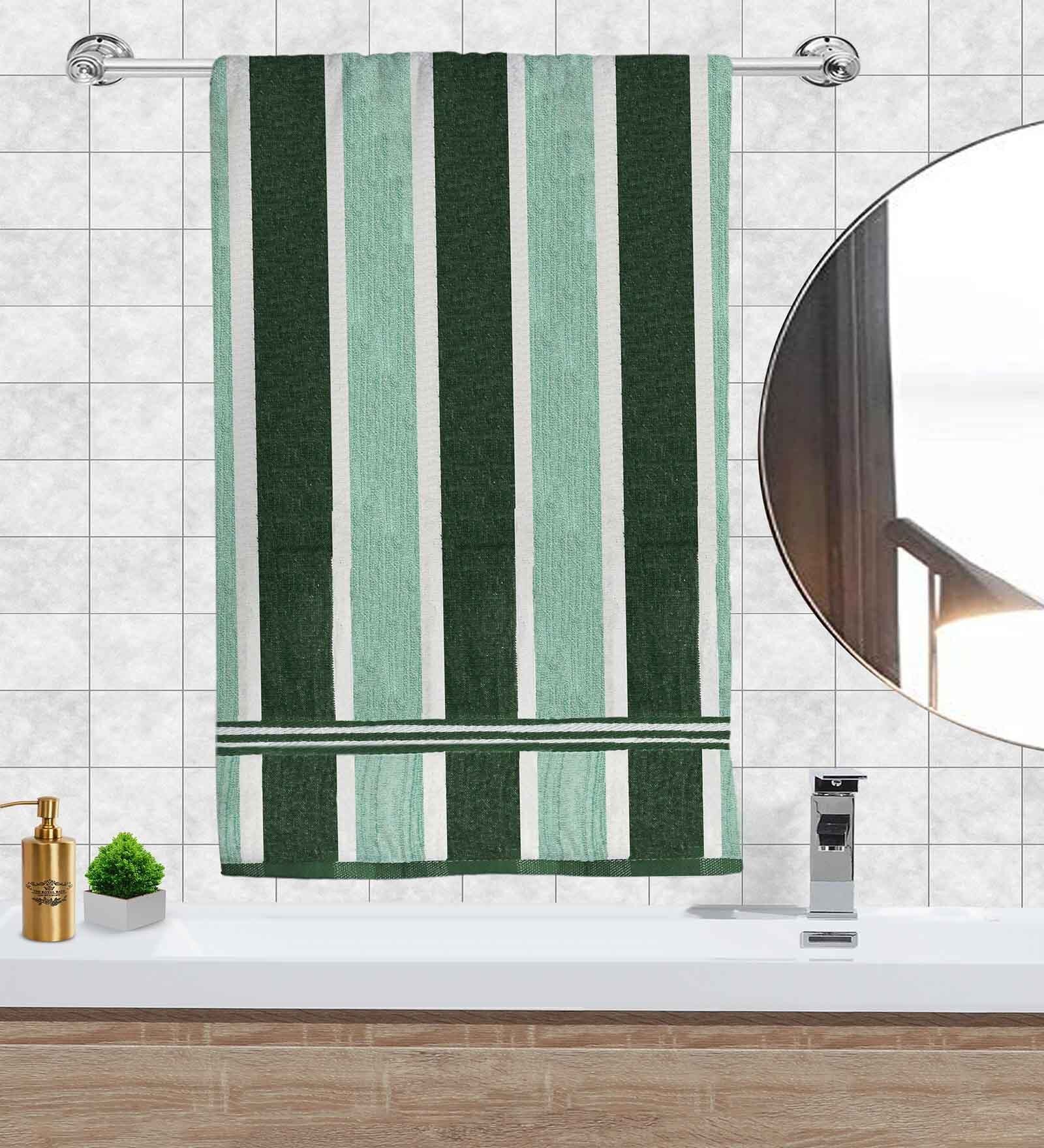 Green 100 % Cotton Patterned 220 GSM Bath Towel