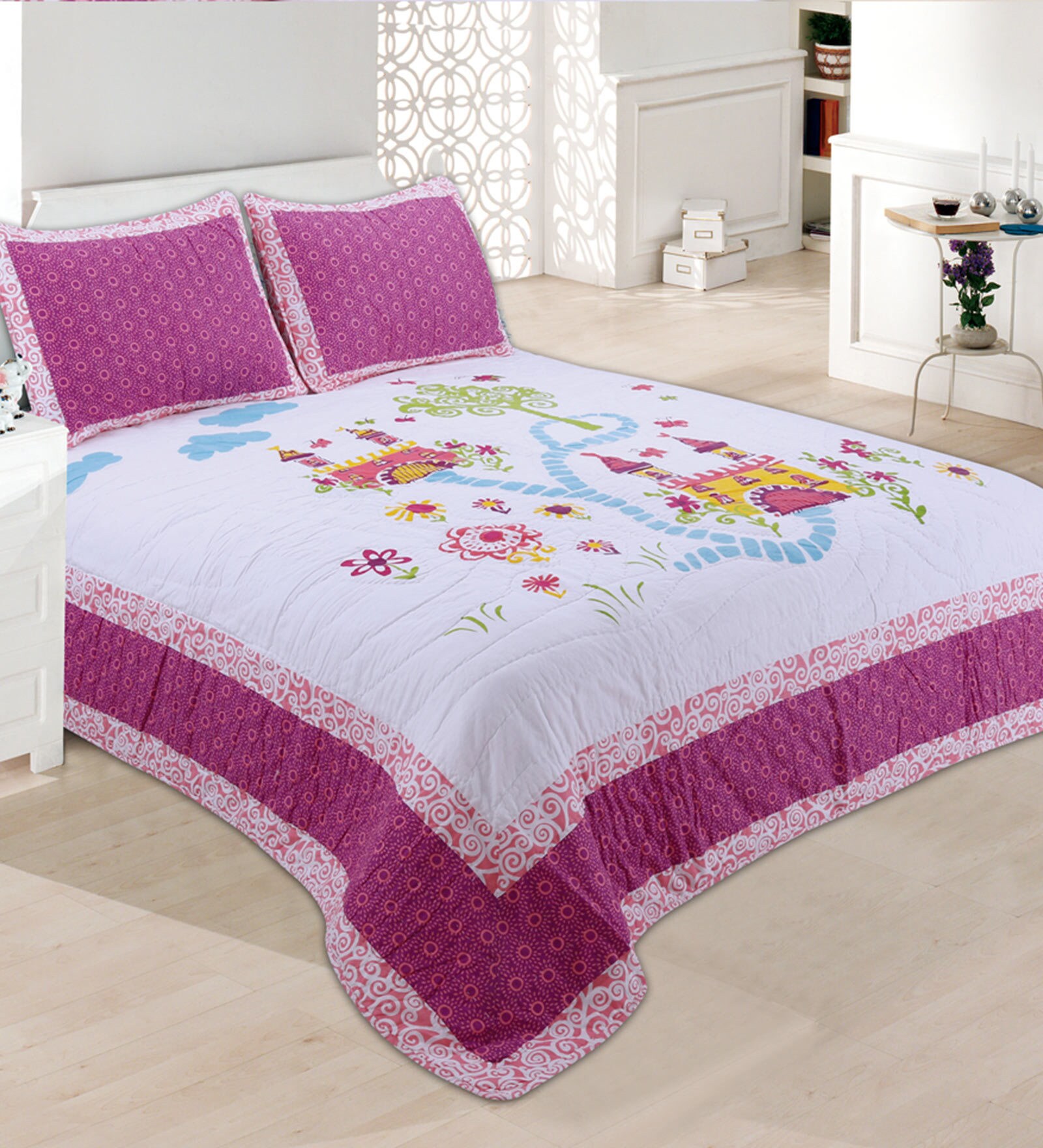 Buy Multicolor 250 GSM Queen Quilt and 2 Pillow covers By Quilting Tree