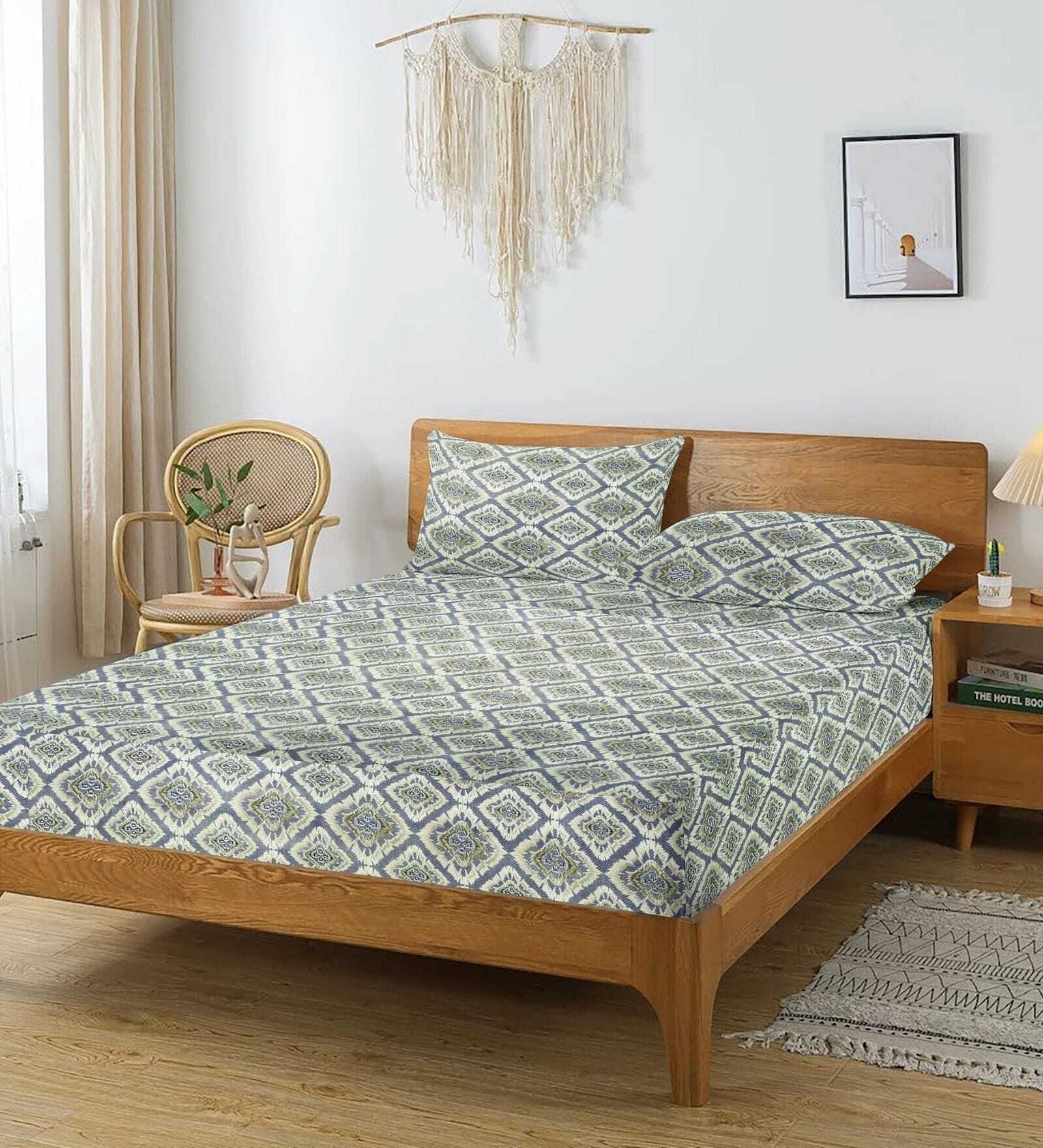Multicolor Abstract 144 TC Cotton King Flat Bedsheet With 2 Pillow Covers