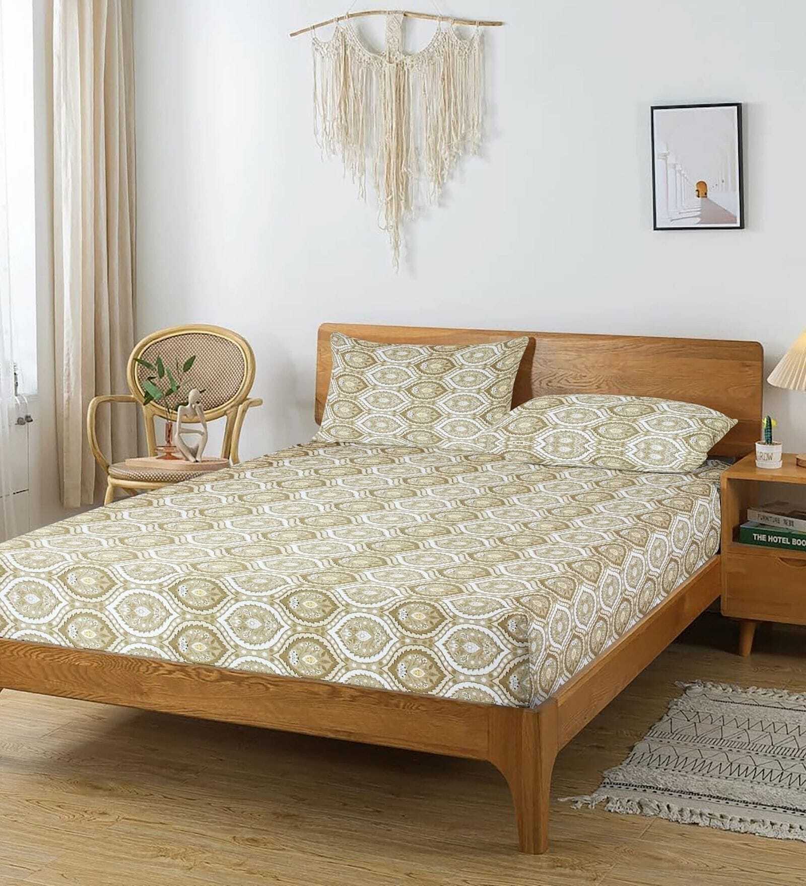 Multicolor Abstract 250 TC Cotton King Fitted Bedsheet with 2 Pillow Covers
