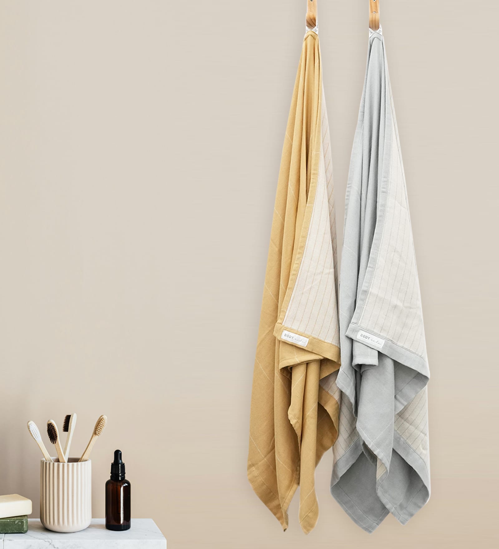 Multicolor Aloevera Blend Solid 350 GSM 2 Pcs Bath Towels