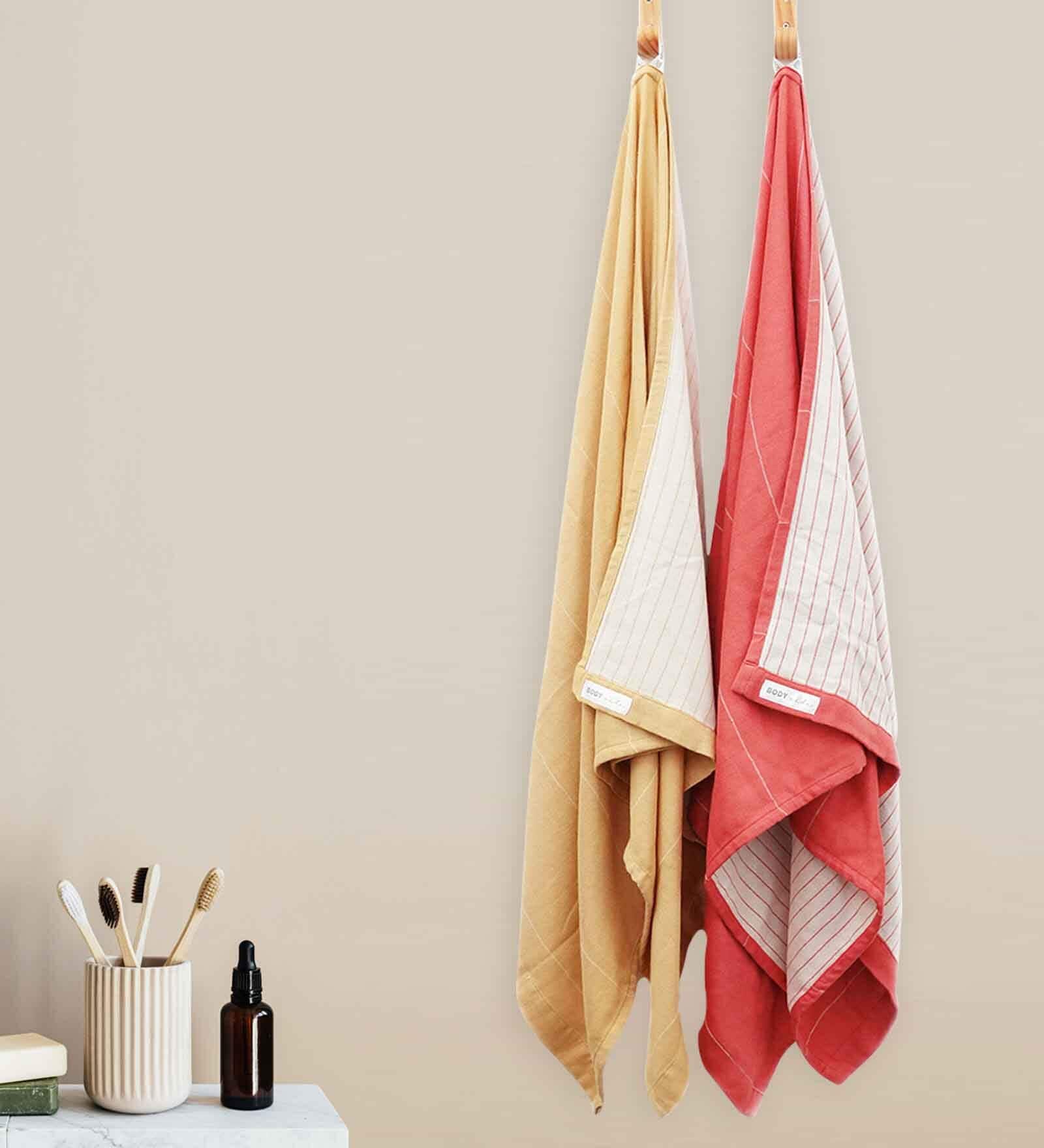 Multicolor Aloevera Blend Solid 350 GSM 2 Pcs Bath Towels