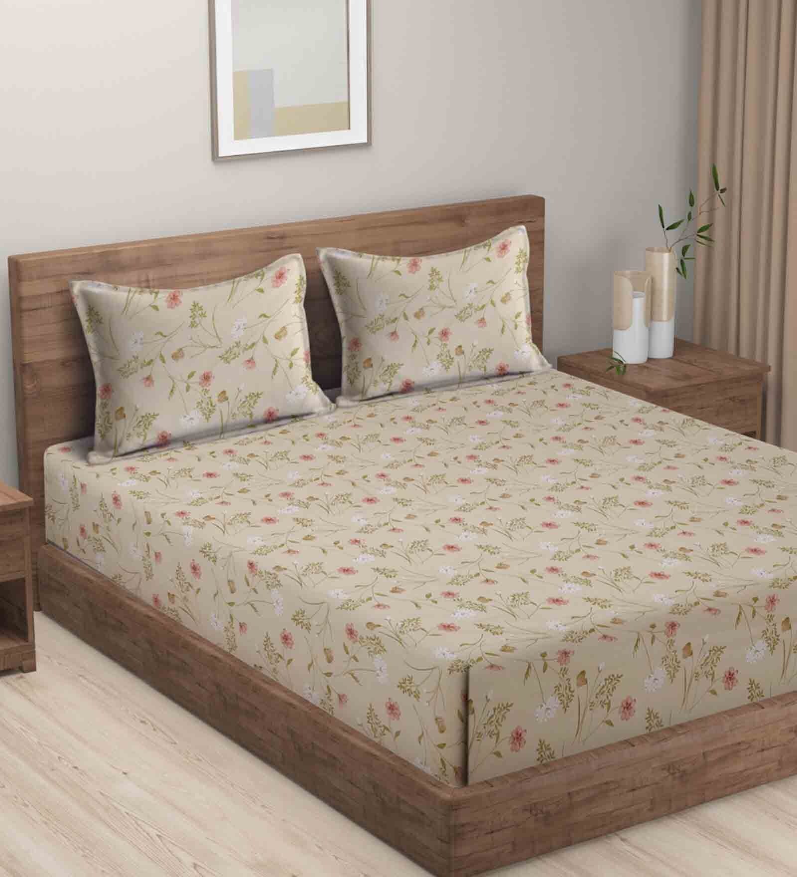 Cream Floral 280 TC Cotton Blend King Sized Fitted Bed Sheets with 2 Pillow Covers