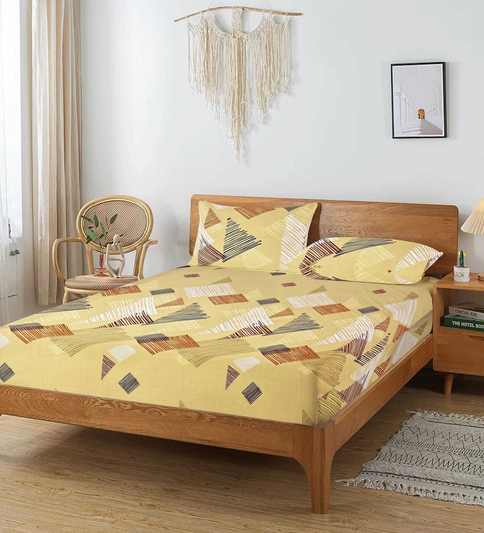 Yellow Geometric 250 TC Cotton King Fitted Bedsheet with 2 Pillow Covers