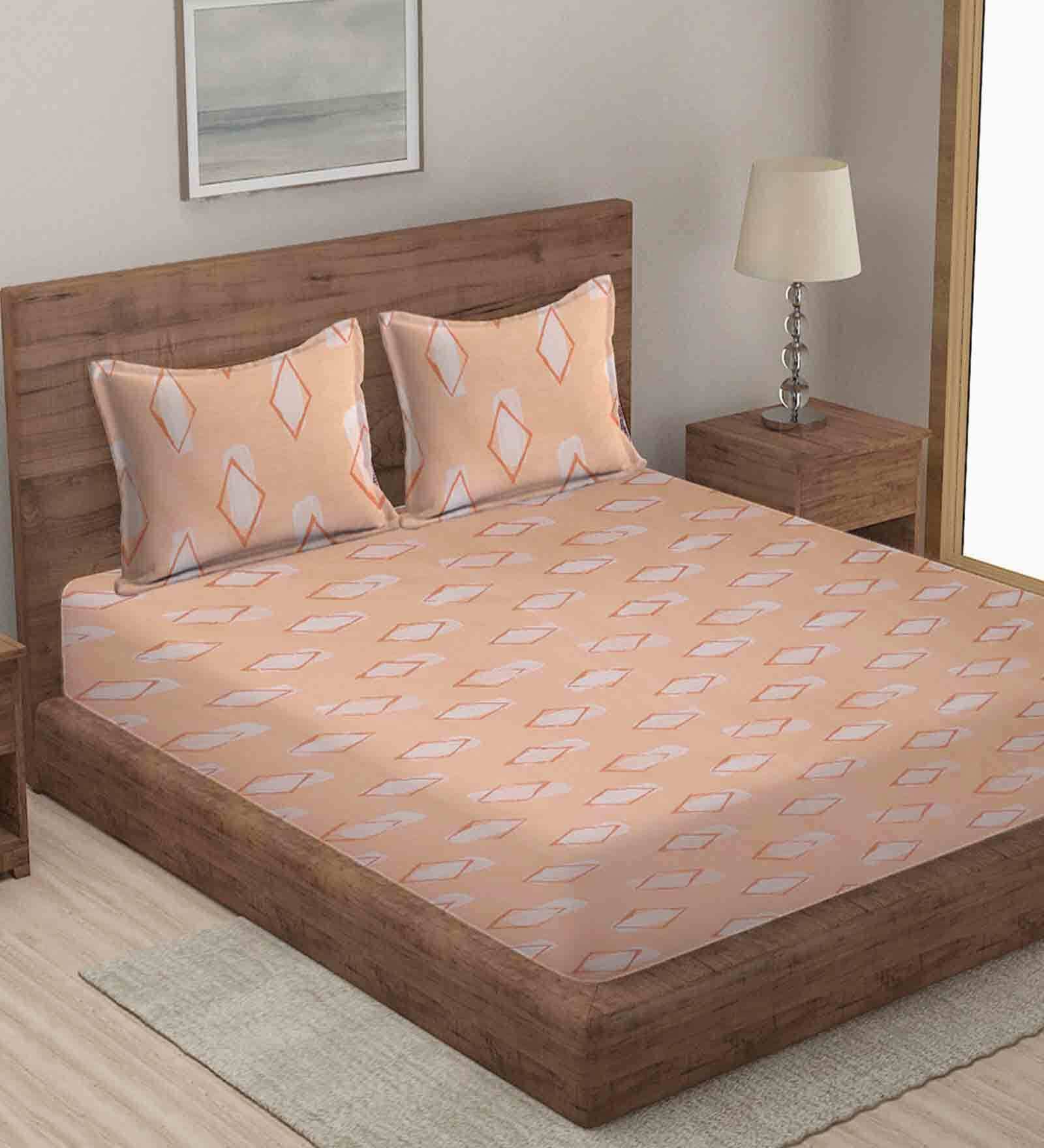 Peach Geometric 210 TC Poly Cotton King Sized Bed Sheets with 2 Pillow Covers