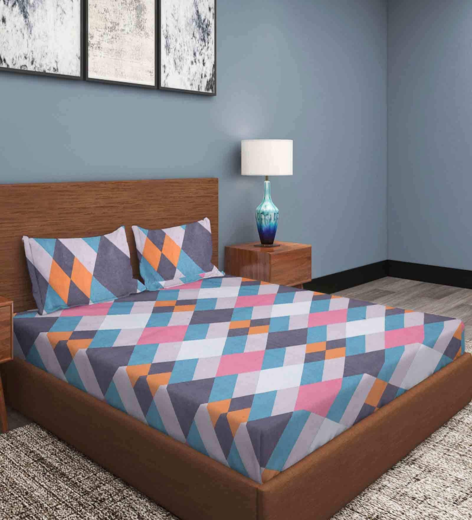 Multicolor Geometric 210 TC Poly Cotton King Sized Bed Sheets with 2 Pillow Covers