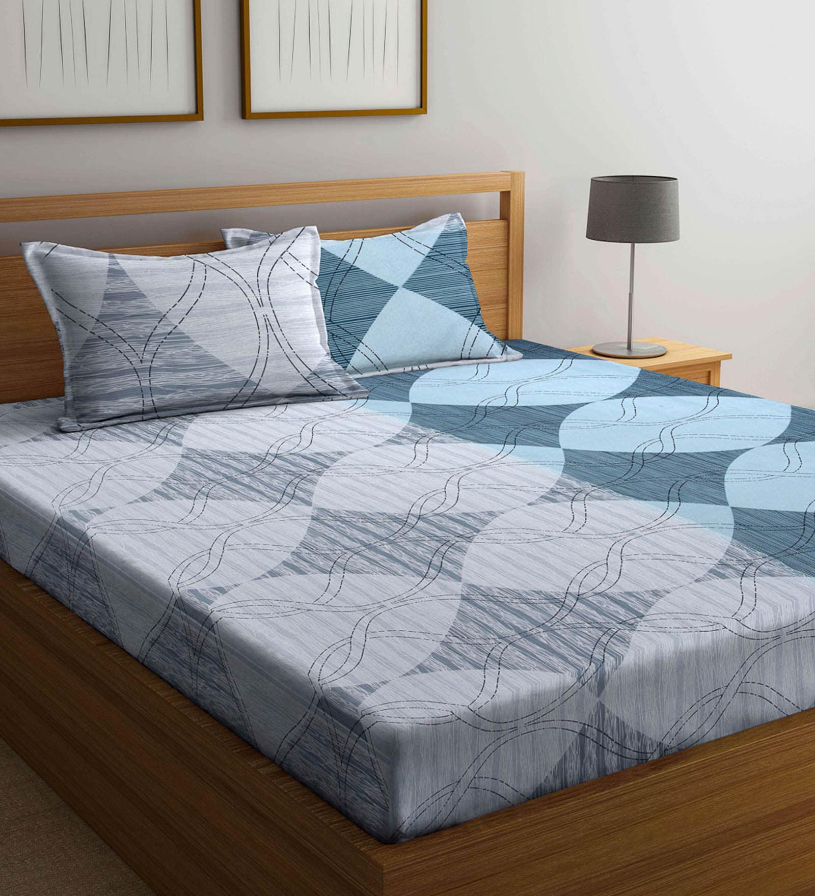Multicolor Geometric 300 TC Cotton Blend King Sized Bed Sheets with 2 Pillow Covers
